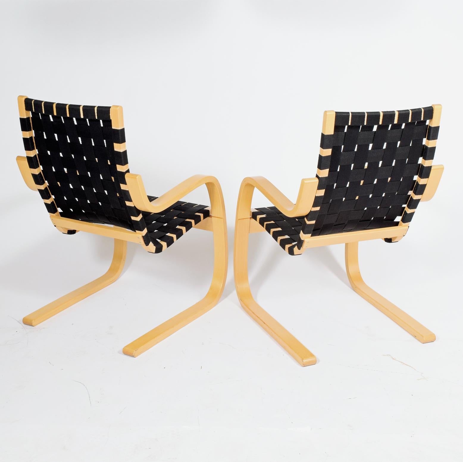 Alvar Aalto 406 Lounge Chairs for Artek In Good Condition In Hudson, NY