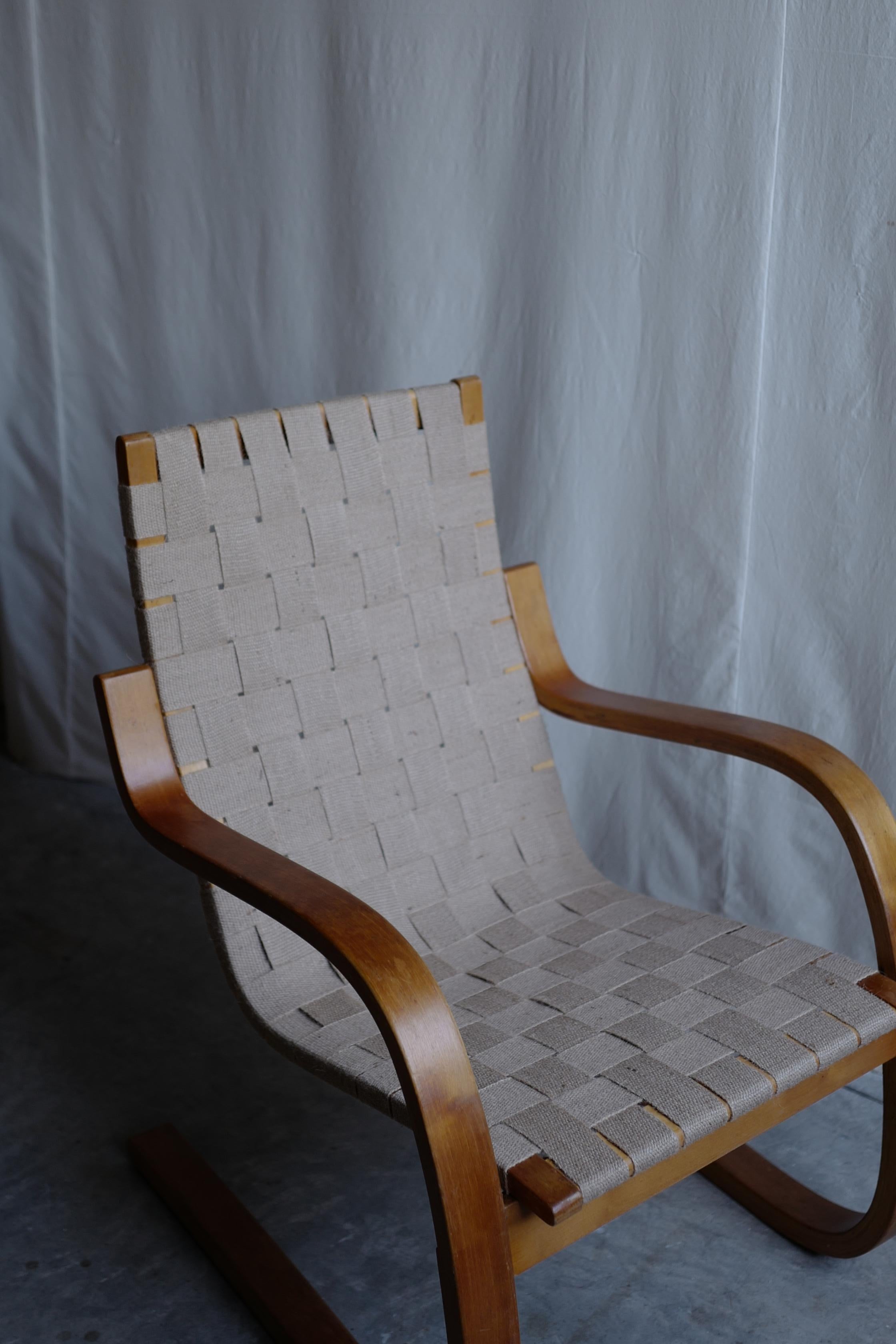 Alvar Aalto 40er Jahre 406 Stuhl  (Stoff) im Angebot