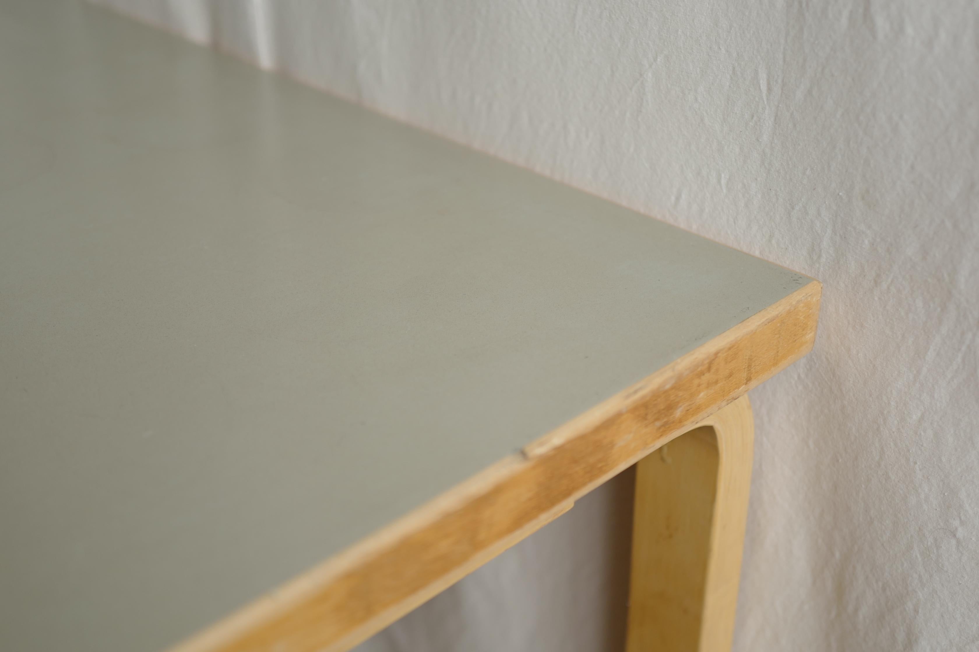 alvar aalto 50's gray linoleum table  For Sale 2