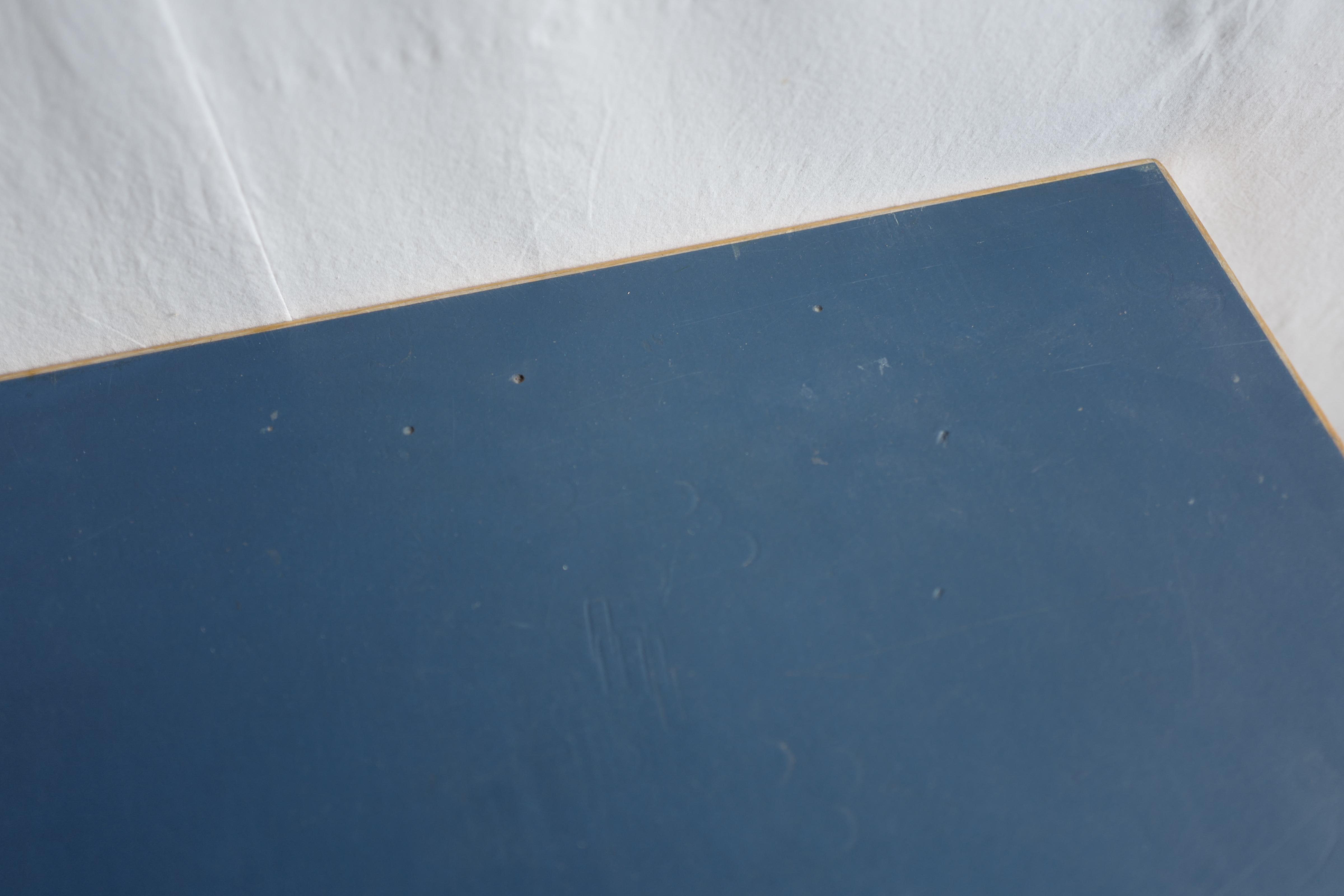 alvar aalto mesa de linóleo azul de los años 60 Finlandés en venta