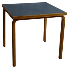 alvar aalto mesa de linóleo azul de los años 60