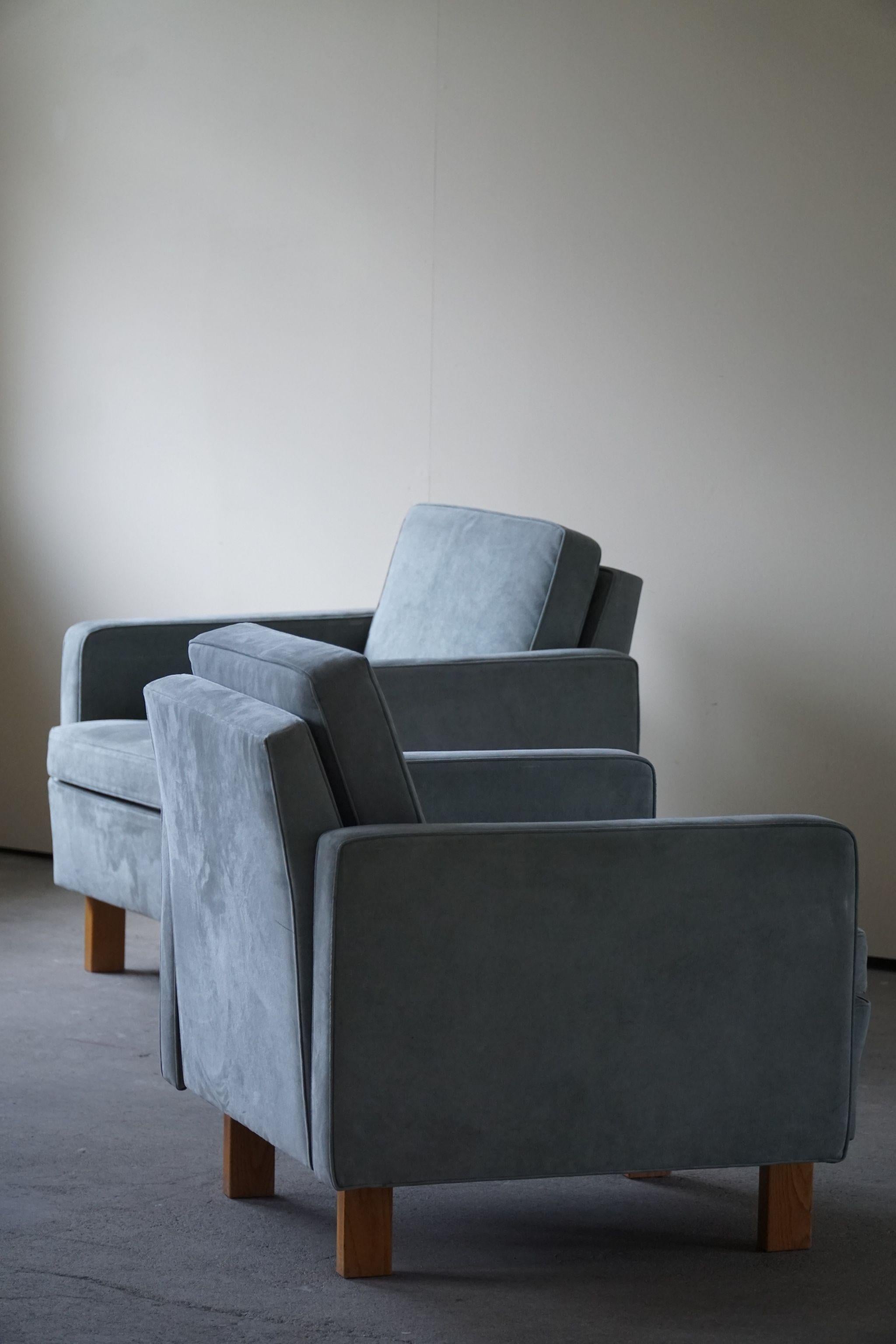 Mid-Century Modern Alvar Aalto, a Pair of Lounge Chairs, Model 'RB 511' for Artek, 1960s For Sale