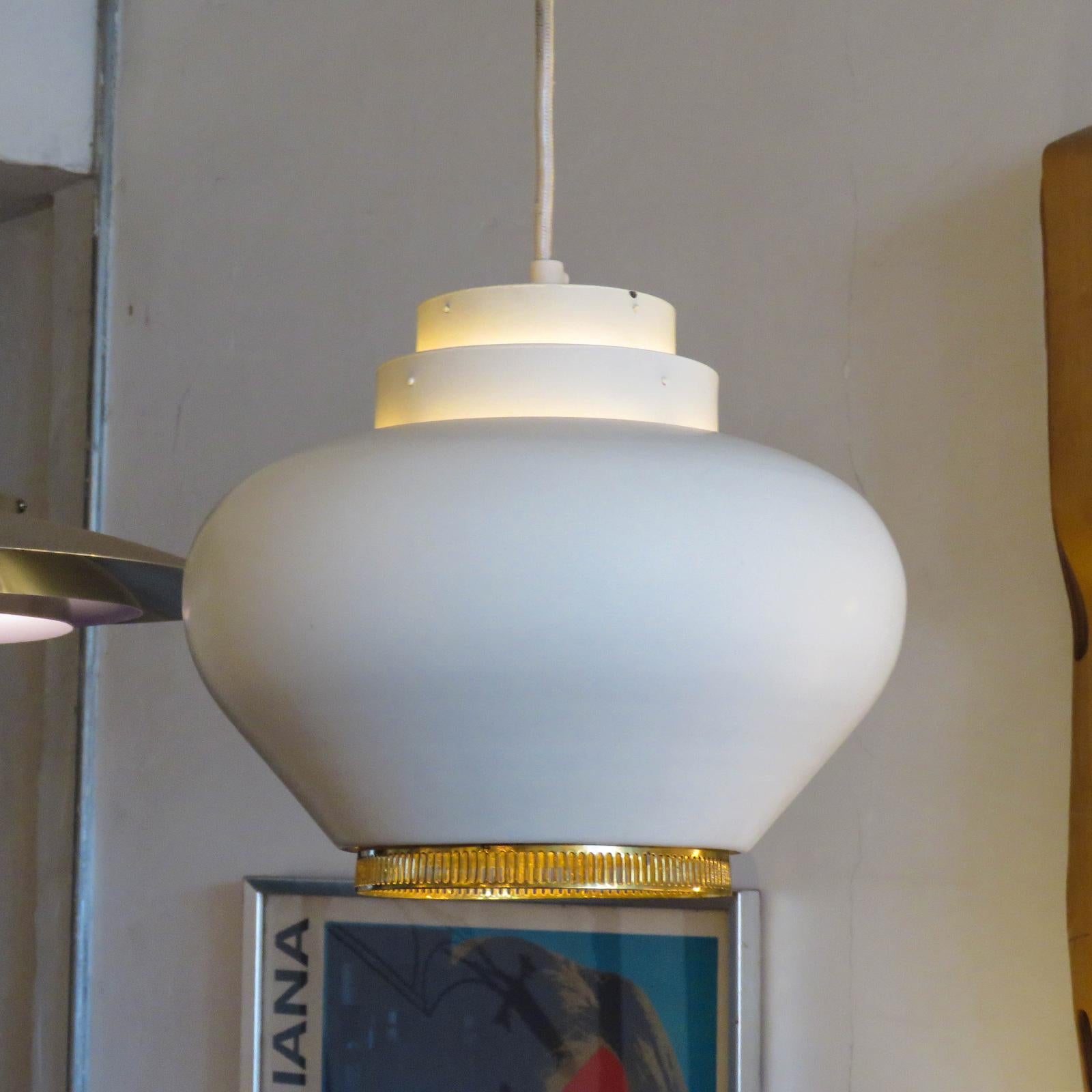 Alvar Aalto A333 Pendant Light, 1950 In Good Condition In Los Angeles, CA