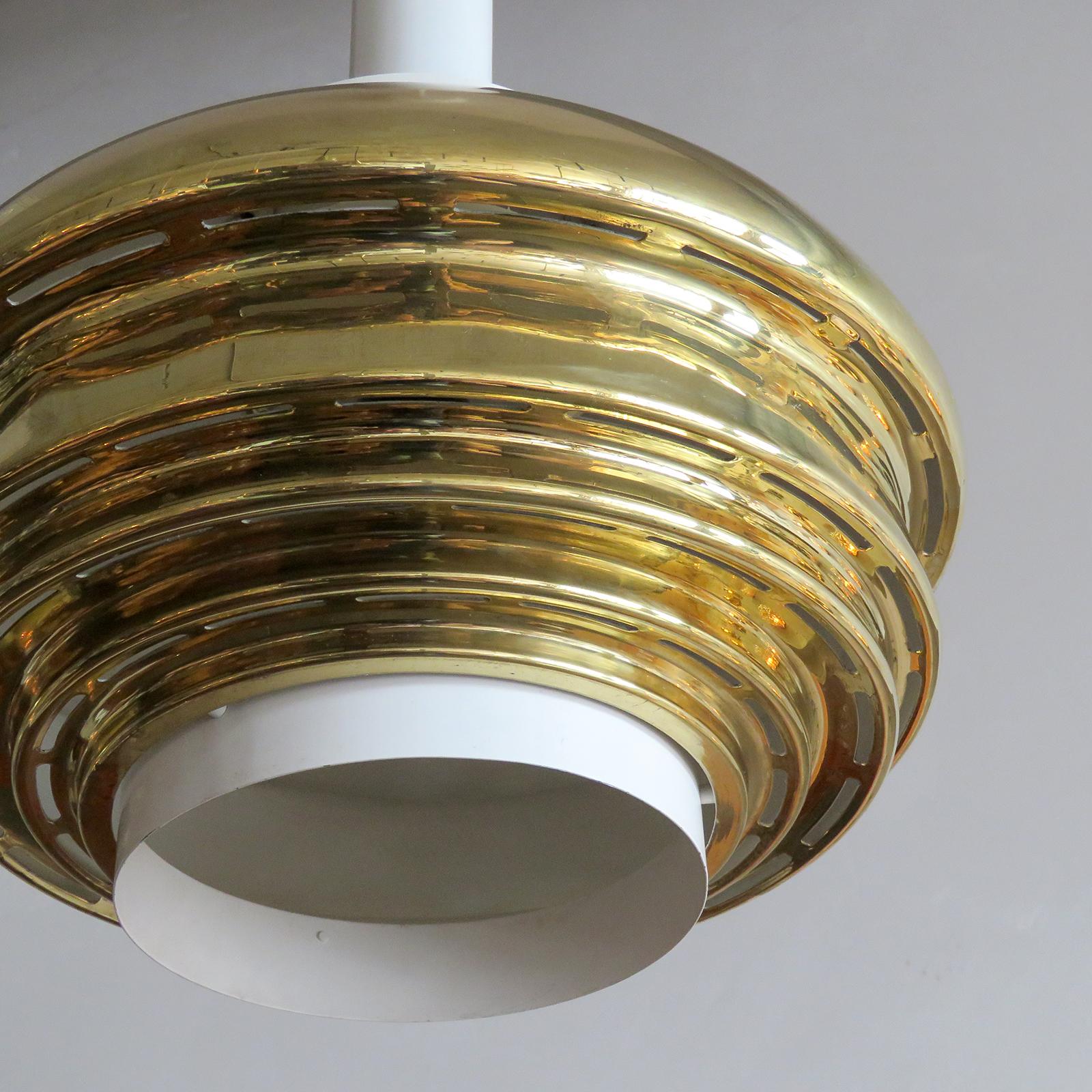 Lampe à suspension Alvar Aalto A335B, Valaisinpaja Oy, 1952 Bon état - En vente à Los Angeles, CA