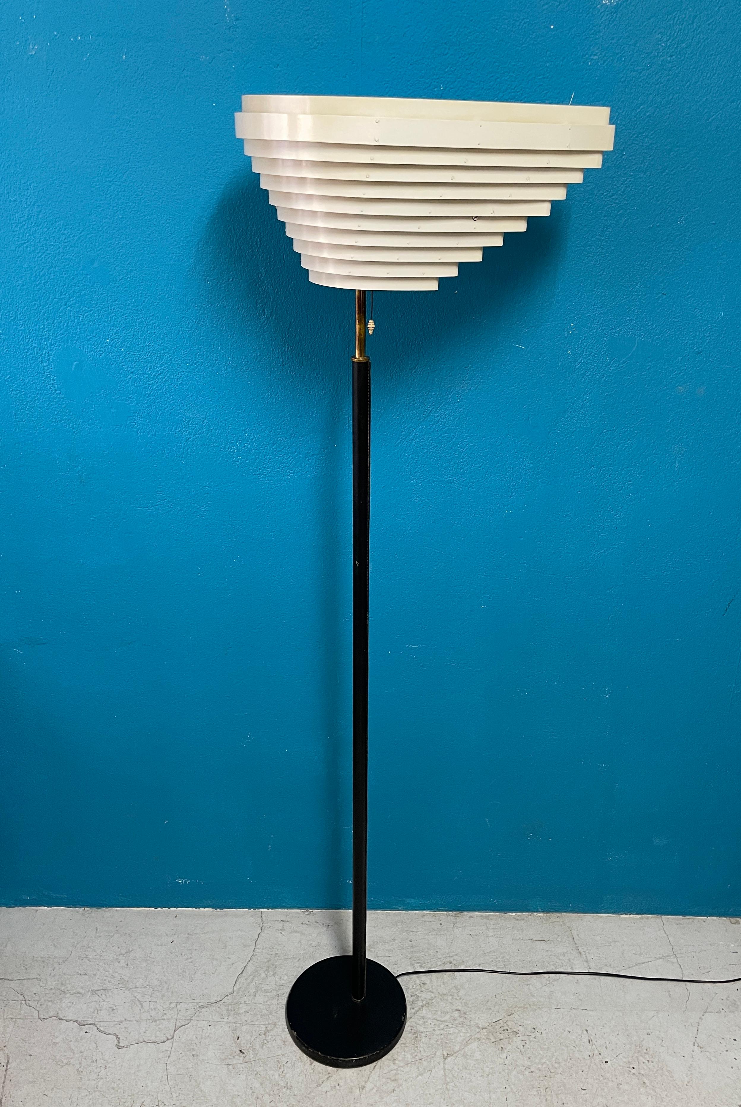 Scandinavian Modern Alvar Aalto A805 Angel Wing Floor Lamp, Early Version, Valaistustyö Ky Finland