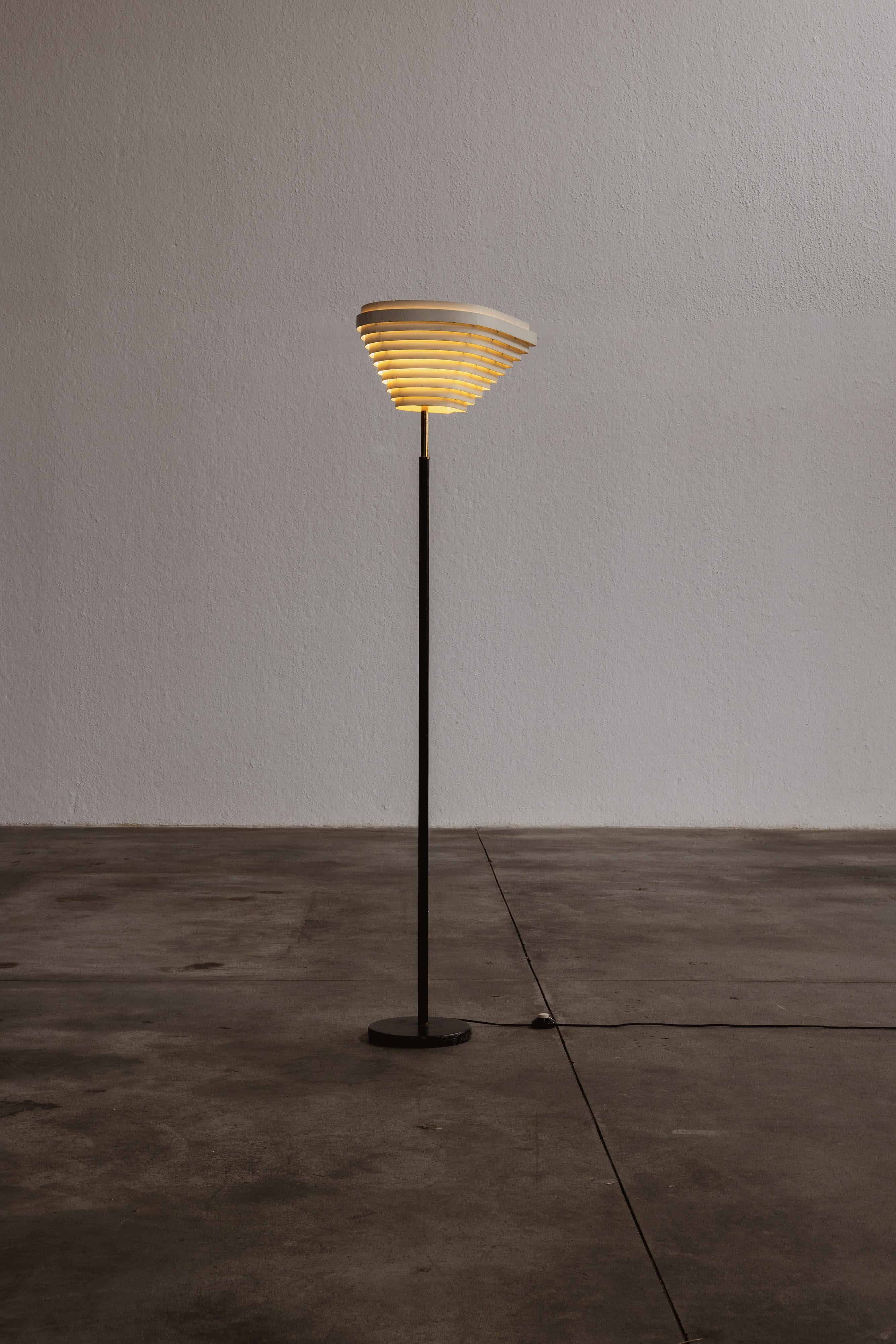 Alvar Aalto A805 “Angel Wing” Floor Lamp for Valaistustyö, 1954 For Sale 1