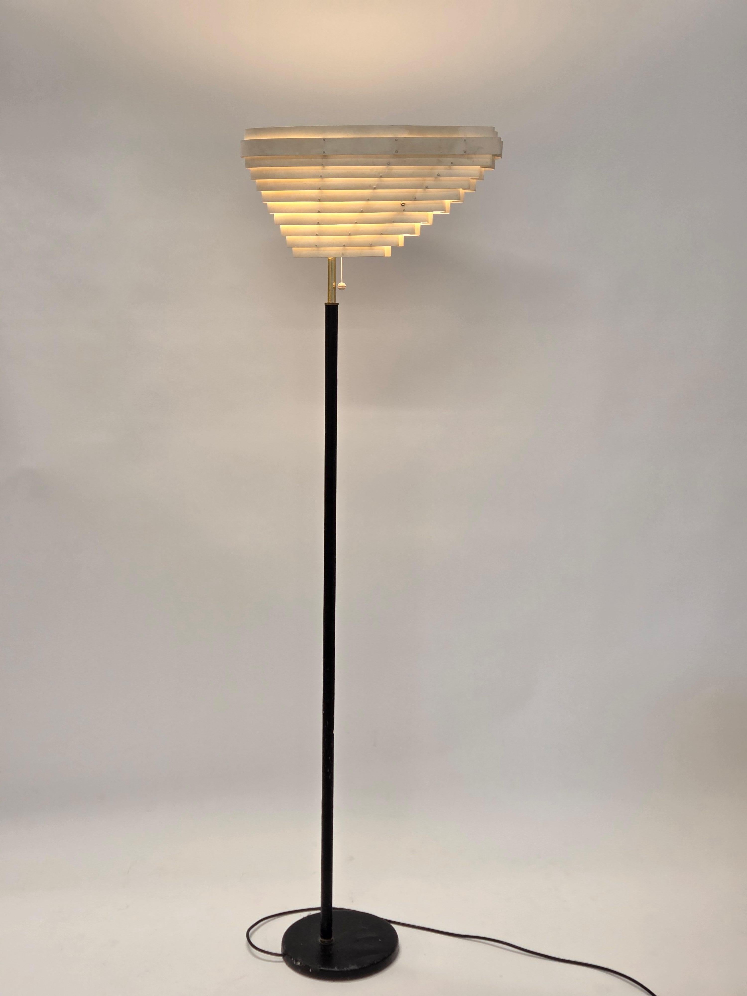 Alvar Aalto Angel Wing Floor Lamp A805 By Valaistustyö In Good Condition In Espoo, FI
