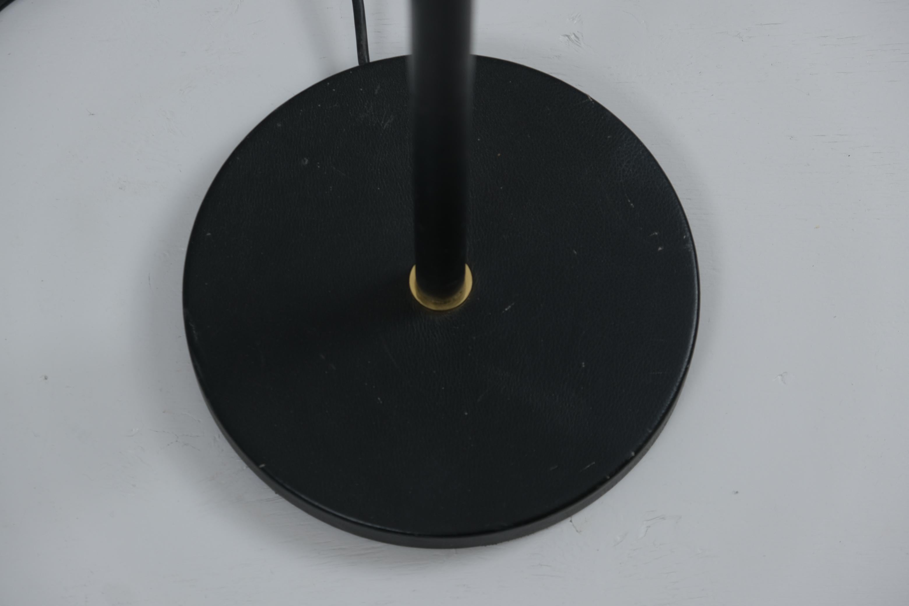 Alvar Aalto Angel Wing Floor Lamp A805 White, Brass & Leather Valaisinpaja 1980s For Sale 2