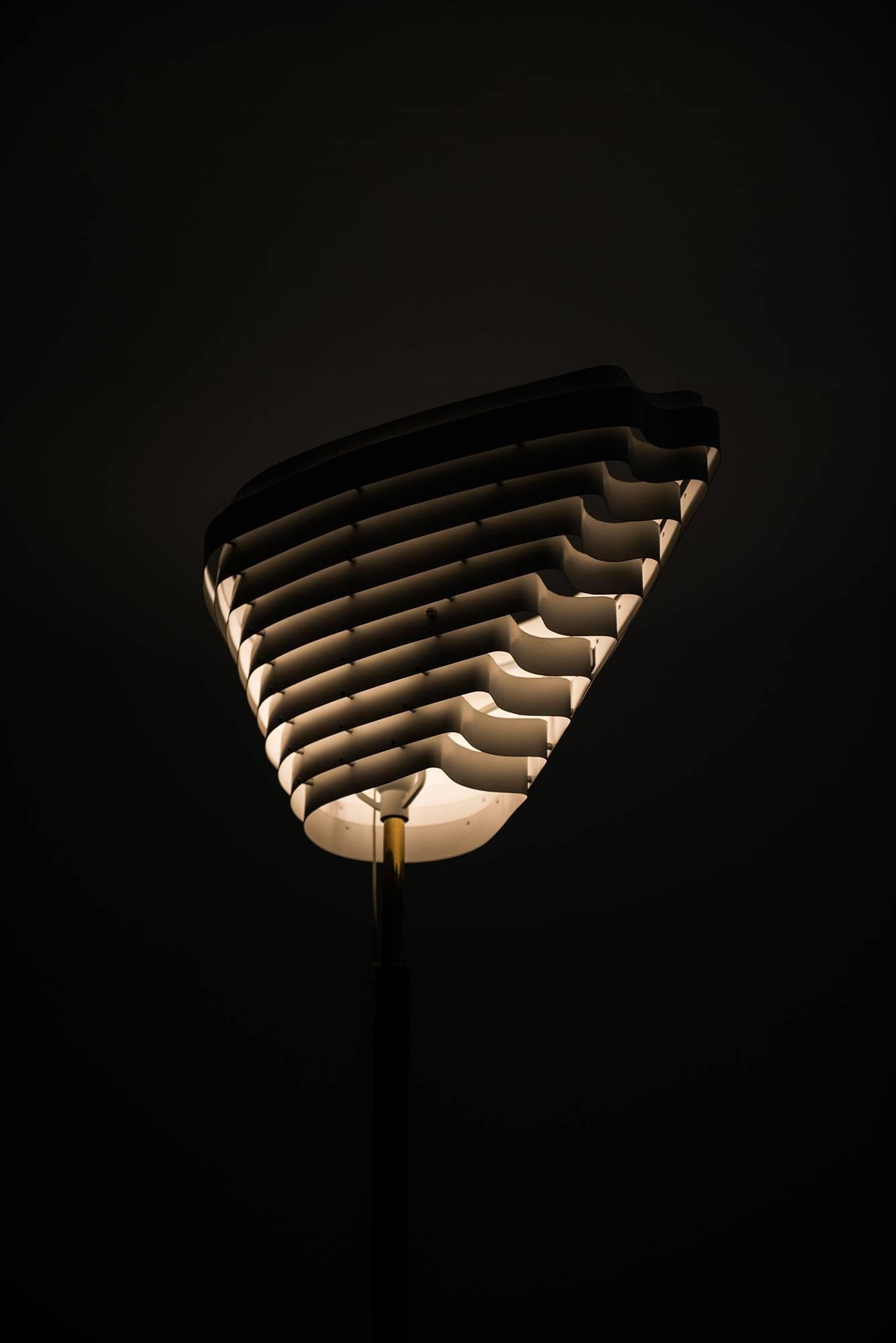 Alvar Aalto Angel Wing Floor Lamp by Valaistustyö in Finland For Sale 4