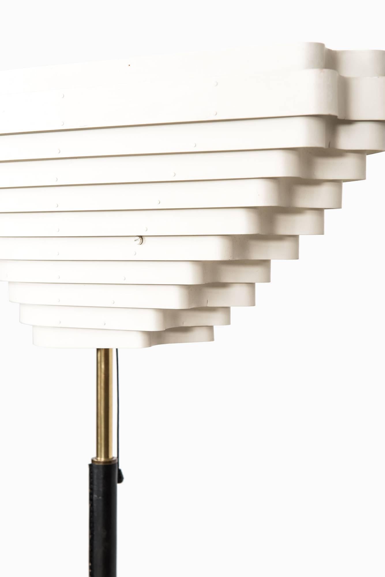 Rare and first production angel wing floor lamp model A805 designed by Alvar Aalto. Produced by Valaistustyö in Finland.