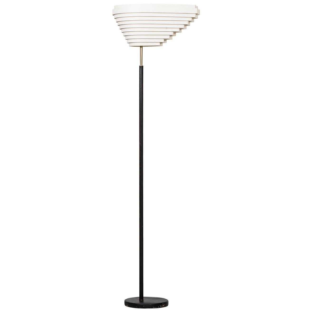 Lampadaire Aalto+Aalto modèle A805 de Valaistustyö en Finlande en vente