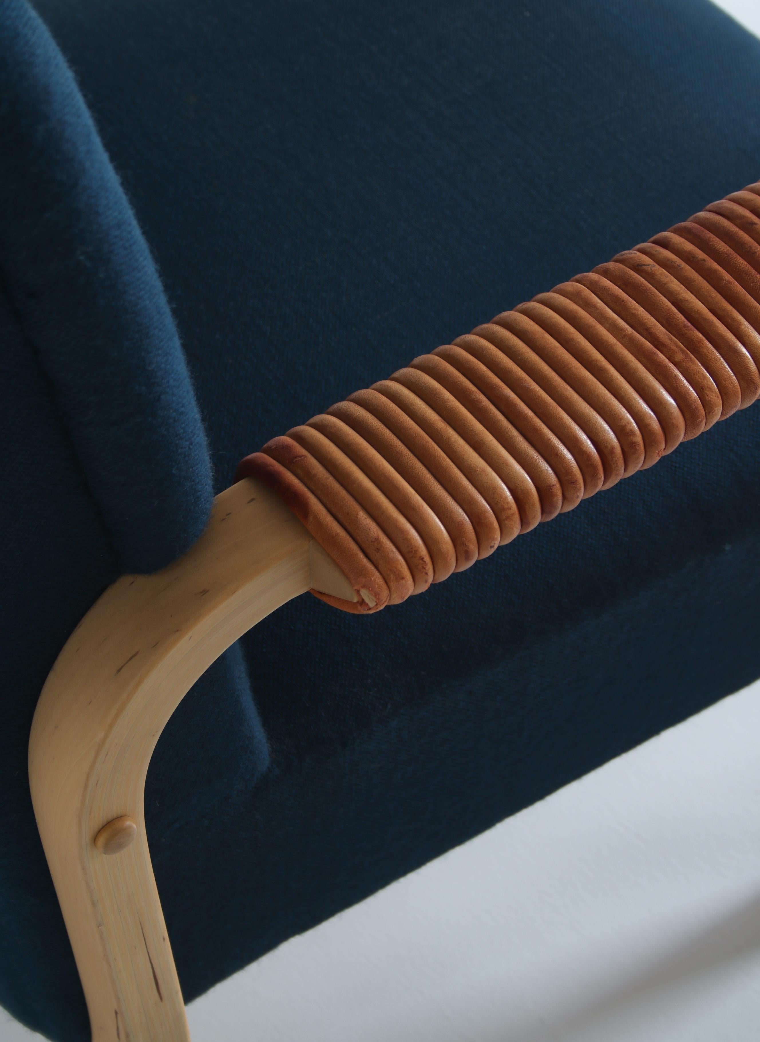 Alvar Aalto Armchair in Laminated birch, Model no. 47, Made at Artek, 1950s 4