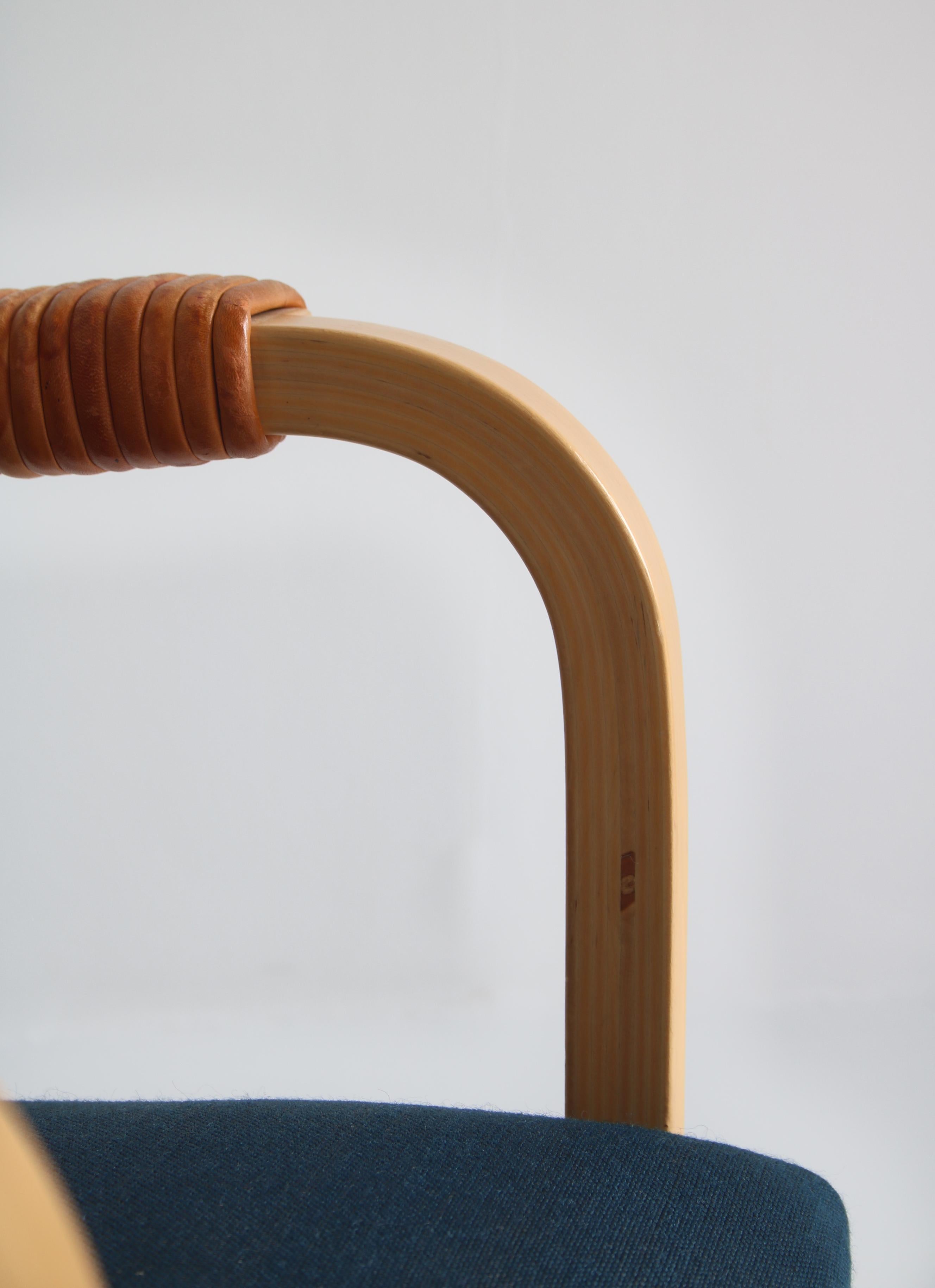 Alvar Aalto Armchair in Laminated birch, Model no. 47, Made at Artek, 1950s 7