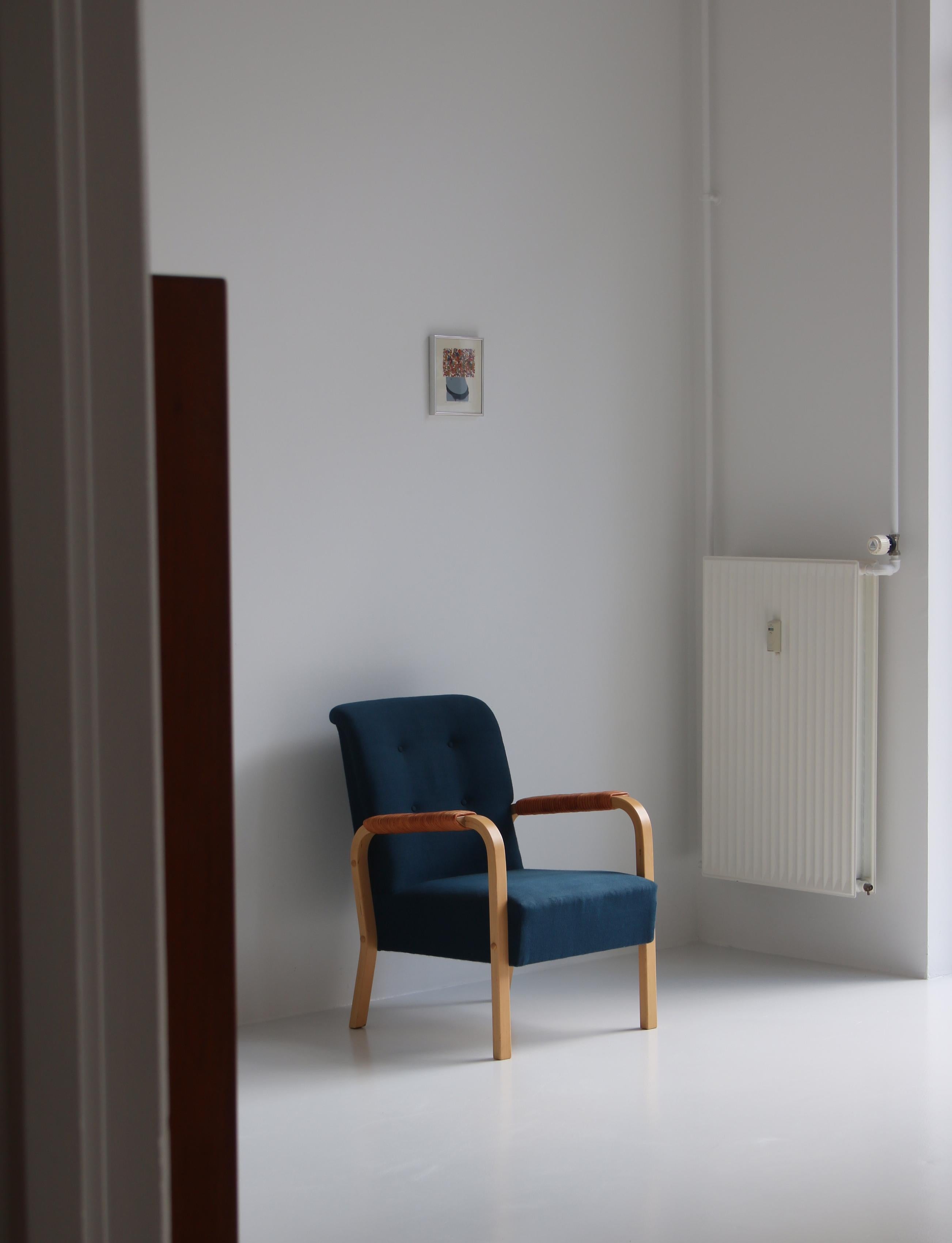 Alvar Aalto Armchair in Laminated birch, Model no. 47, Made at Artek, 1950s 11