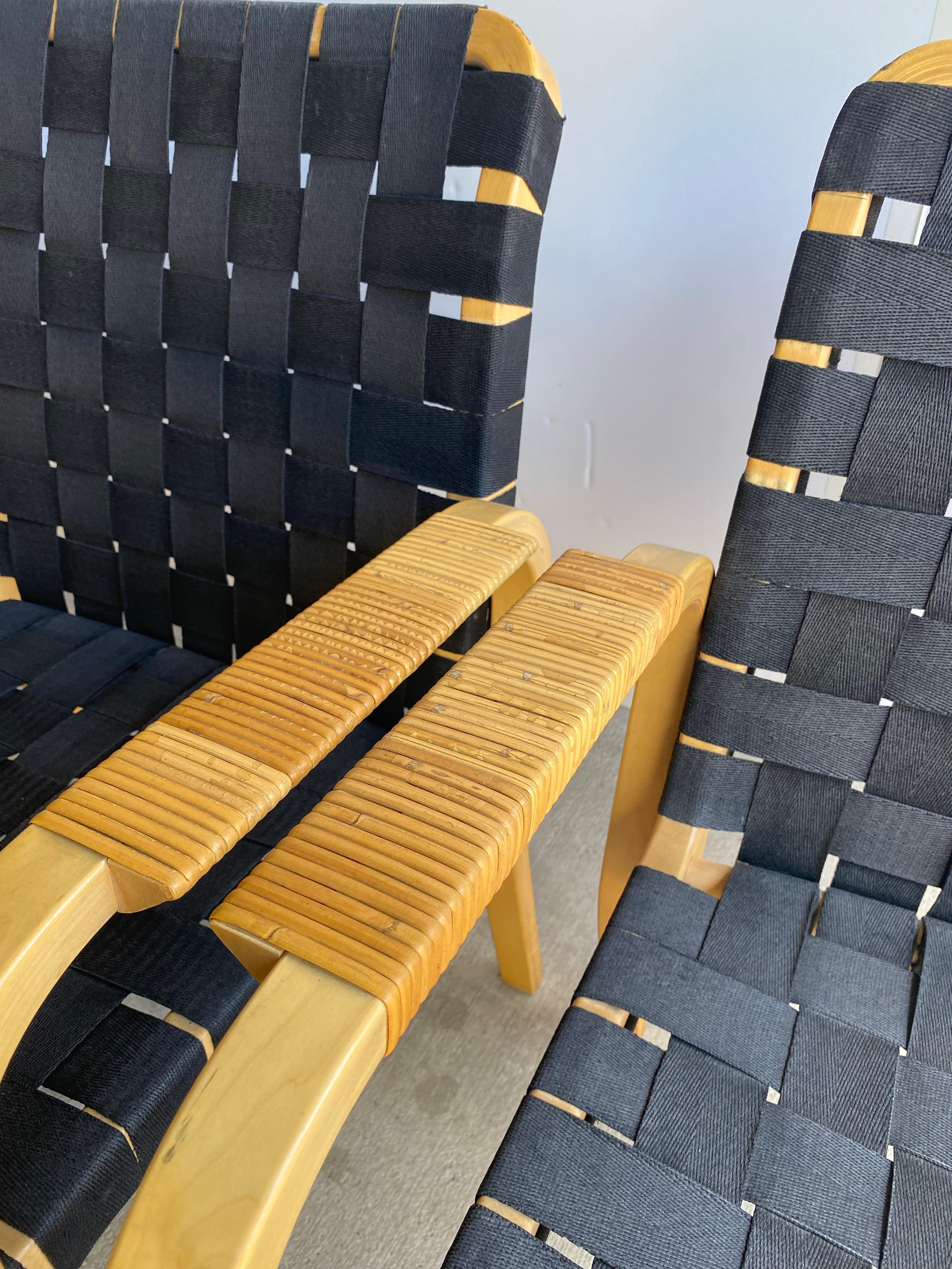 Fauteuils Alvar Aalto avec sangles noires, Finlande, années 1960 en vente 3