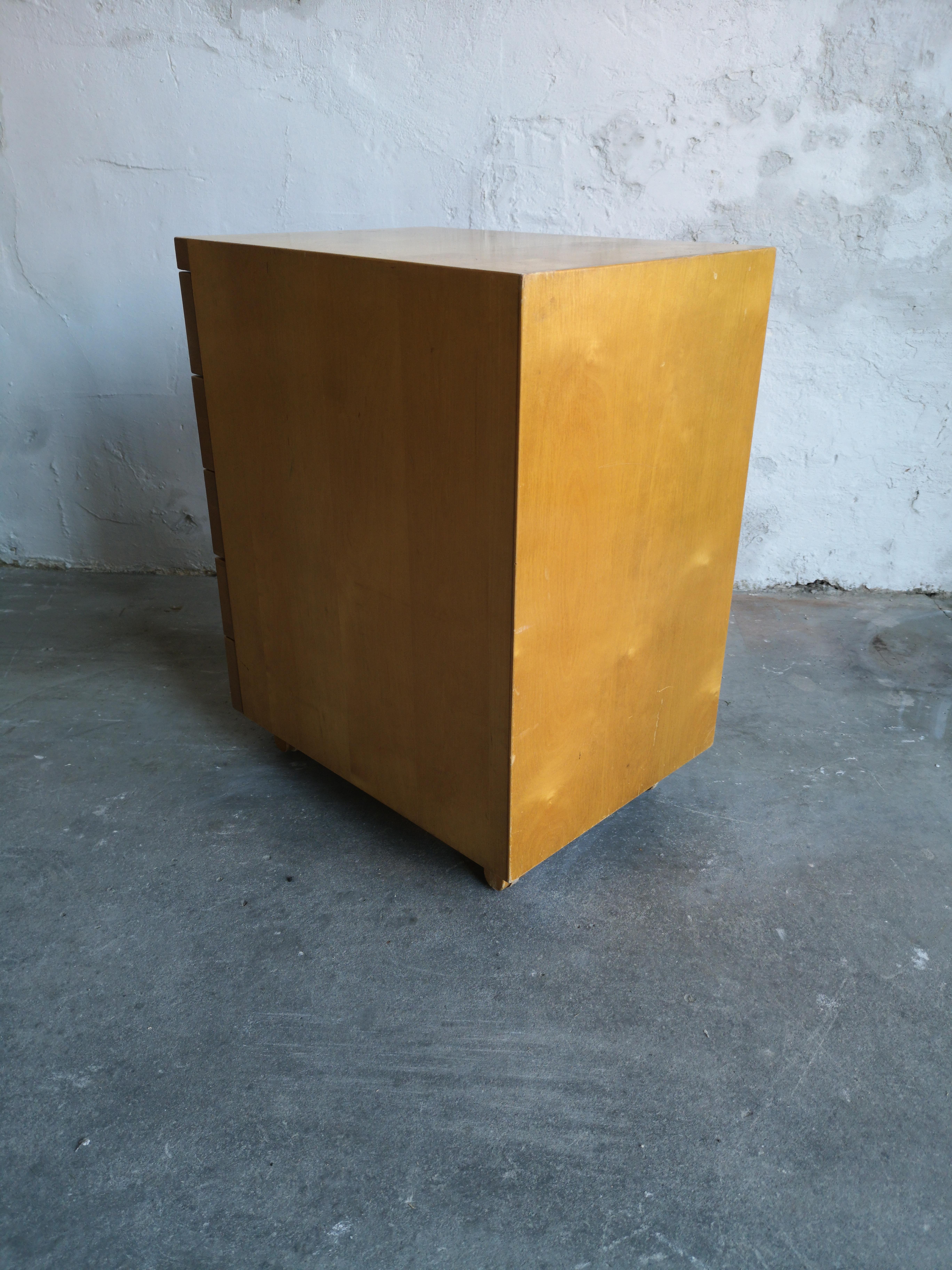 Alvar Aalto / Artek 296 Lacquered Birch Chest of Drawers or Filing Cabinet In Good Condition In Farnham, Surrey