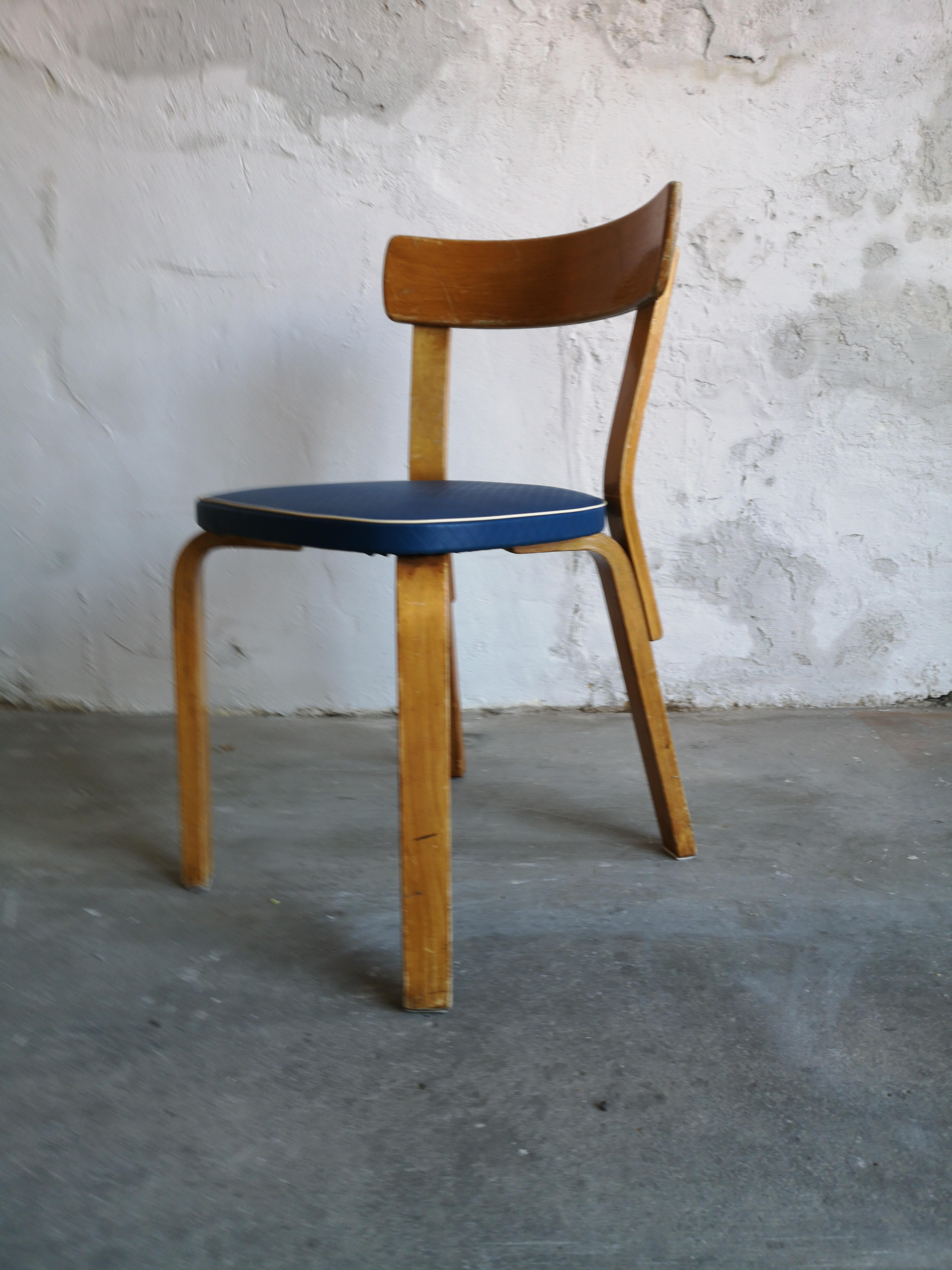 Mid-Century Modern Alvar Aalto/Artek Original Vinyl Upholstered Chair Model 69, 1950s For Sale