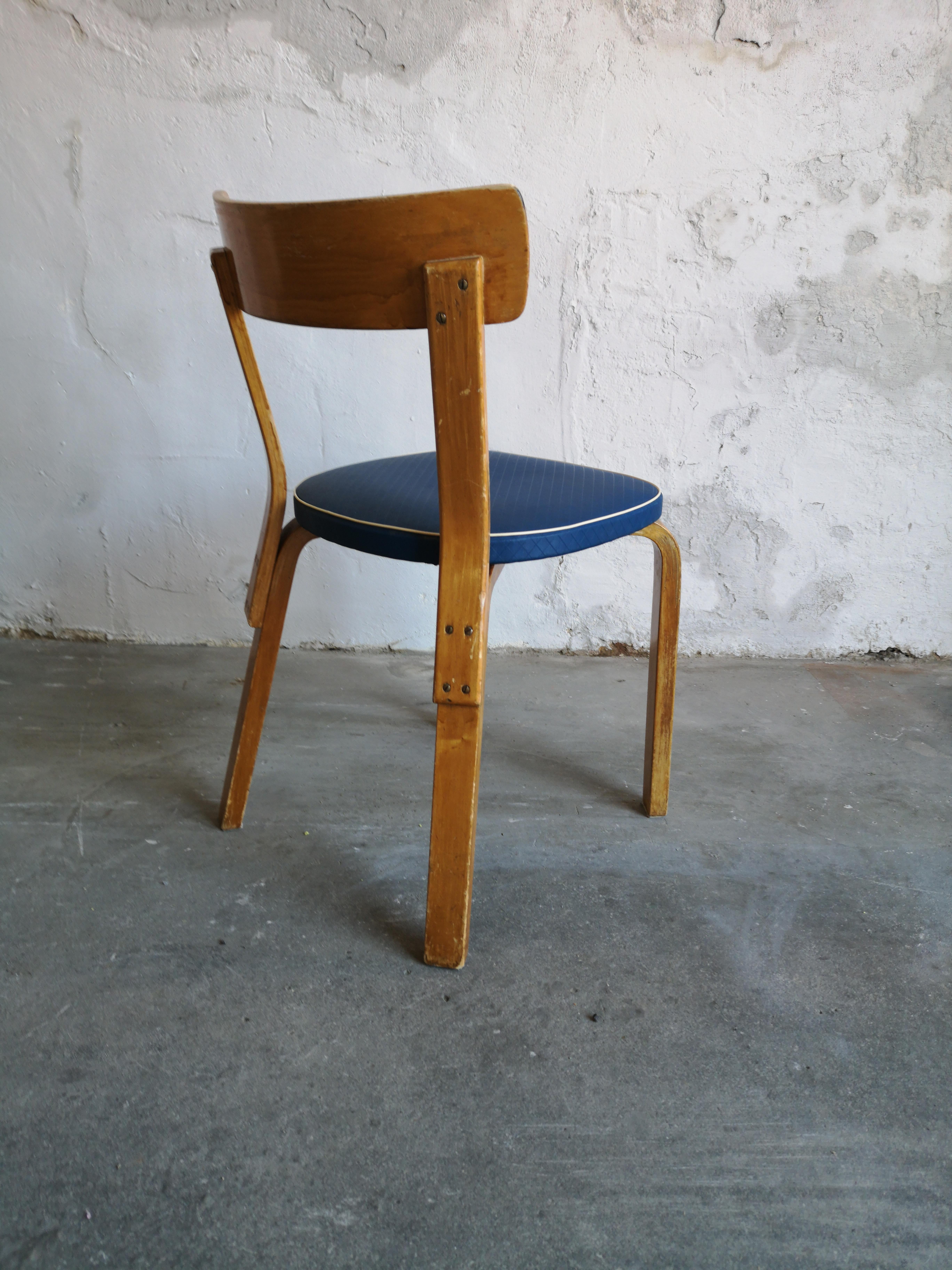 Alvar Aalto/Artek Original Vinyl Upholstered Chair Model 69, 1950s In Fair Condition For Sale In Farnham, Surrey