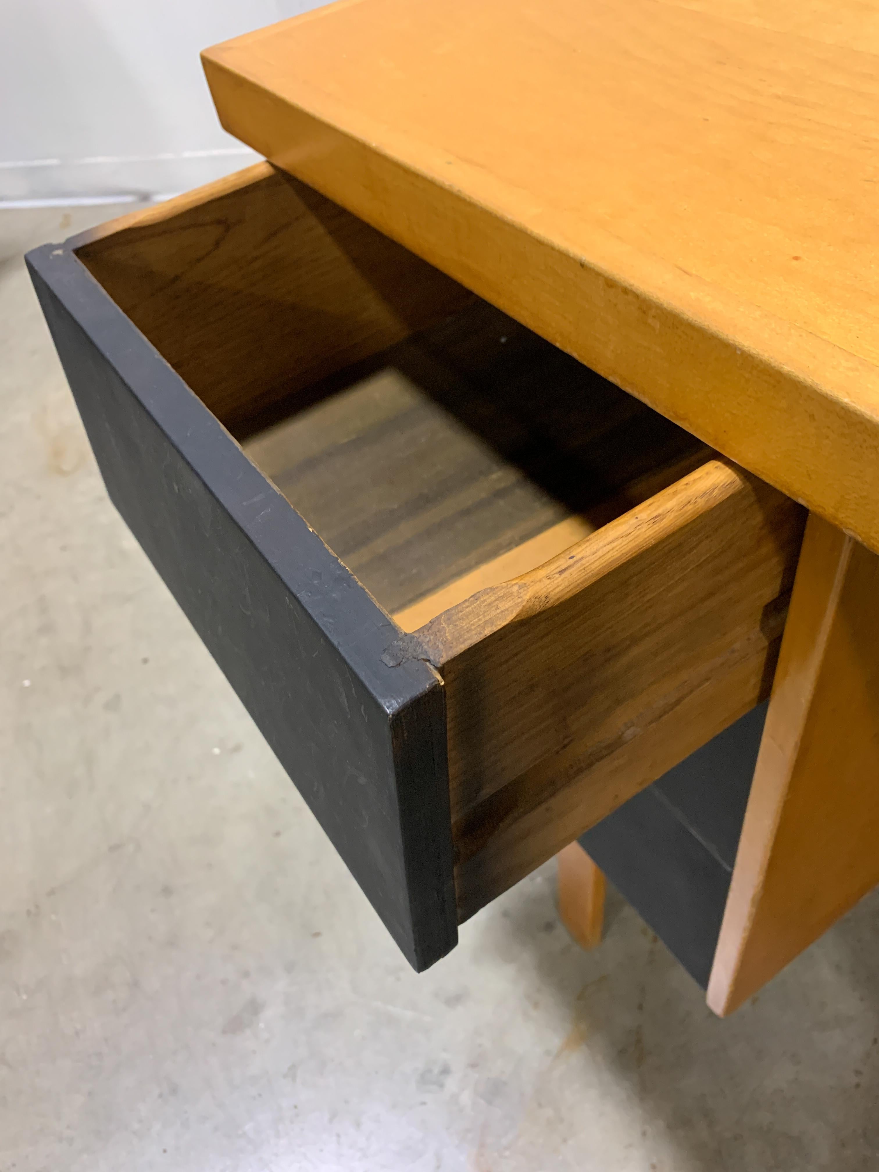 Alvar Aalto Artek-Pascoe 1940s Desk and Chair In Good Condition In Kalamazoo, MI