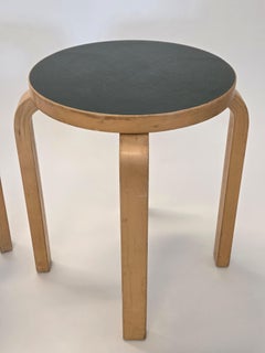 Alvar Aalto+Aalto Artek Paire de tabourets E60 Linene Greene Greene Finlande 1960s Vintage Original