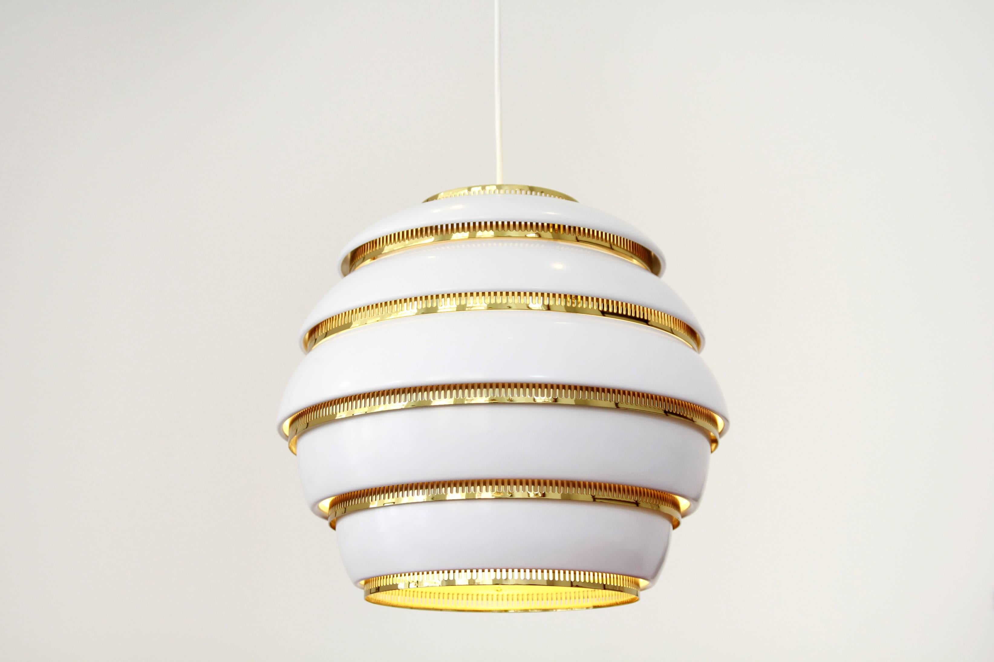 Beautiful Classic design lamp designed by Alvar Aalto in 1953. Also known as the Beehive. This lamp was first introduced as part of the design of the University of Jyväskylä in Finland and has since become one of Artek's most iconic lamps.
The lamp