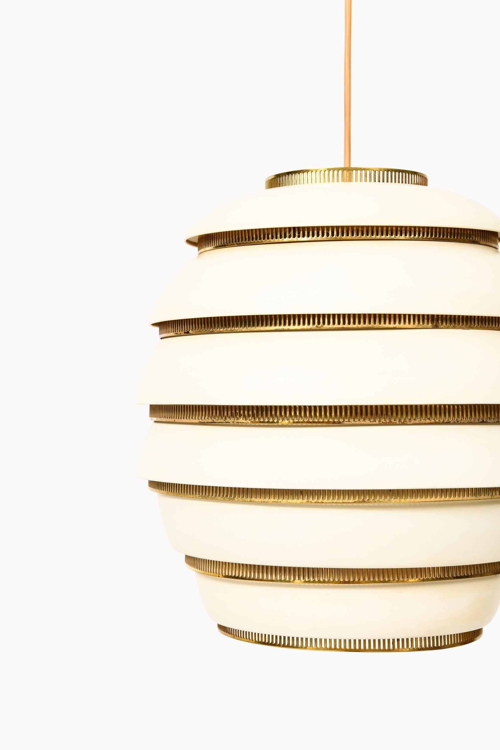 Scandinave moderne Lampe ruche Alvar Aalto Modèle n° A332 Produite par Valaistusty en Finlande en vente