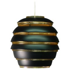 Alvar Aalto+Aalto Beehive Suspension Light in Black, modèle A332, pour Valaistutstyo, années 1950