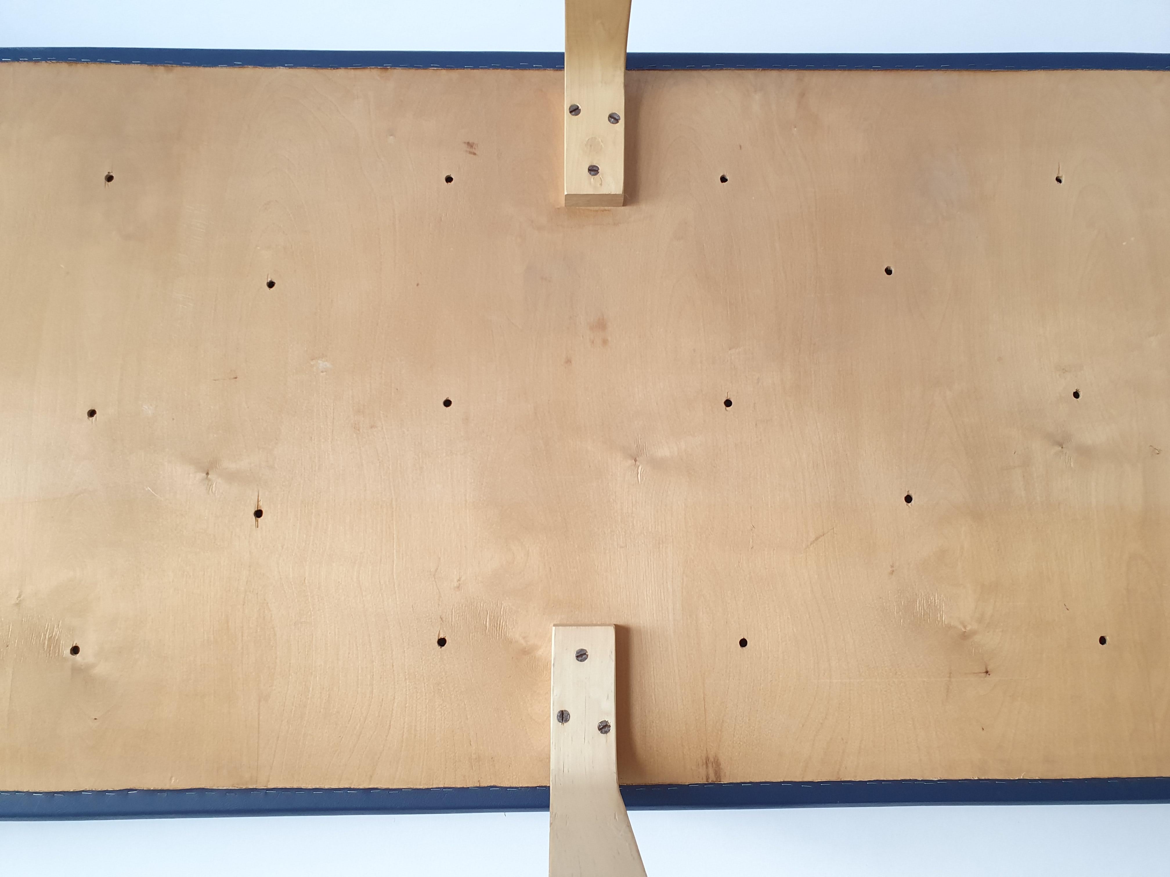Banc Alvar Aalto+Aalto d'Artek des années 1960 à la Banque de Finlande en vente 6