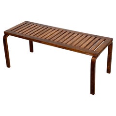 Banc en bouleau d'Alvar Aalto, Artek, Finlande, années 1950, The Scandinavian Modern