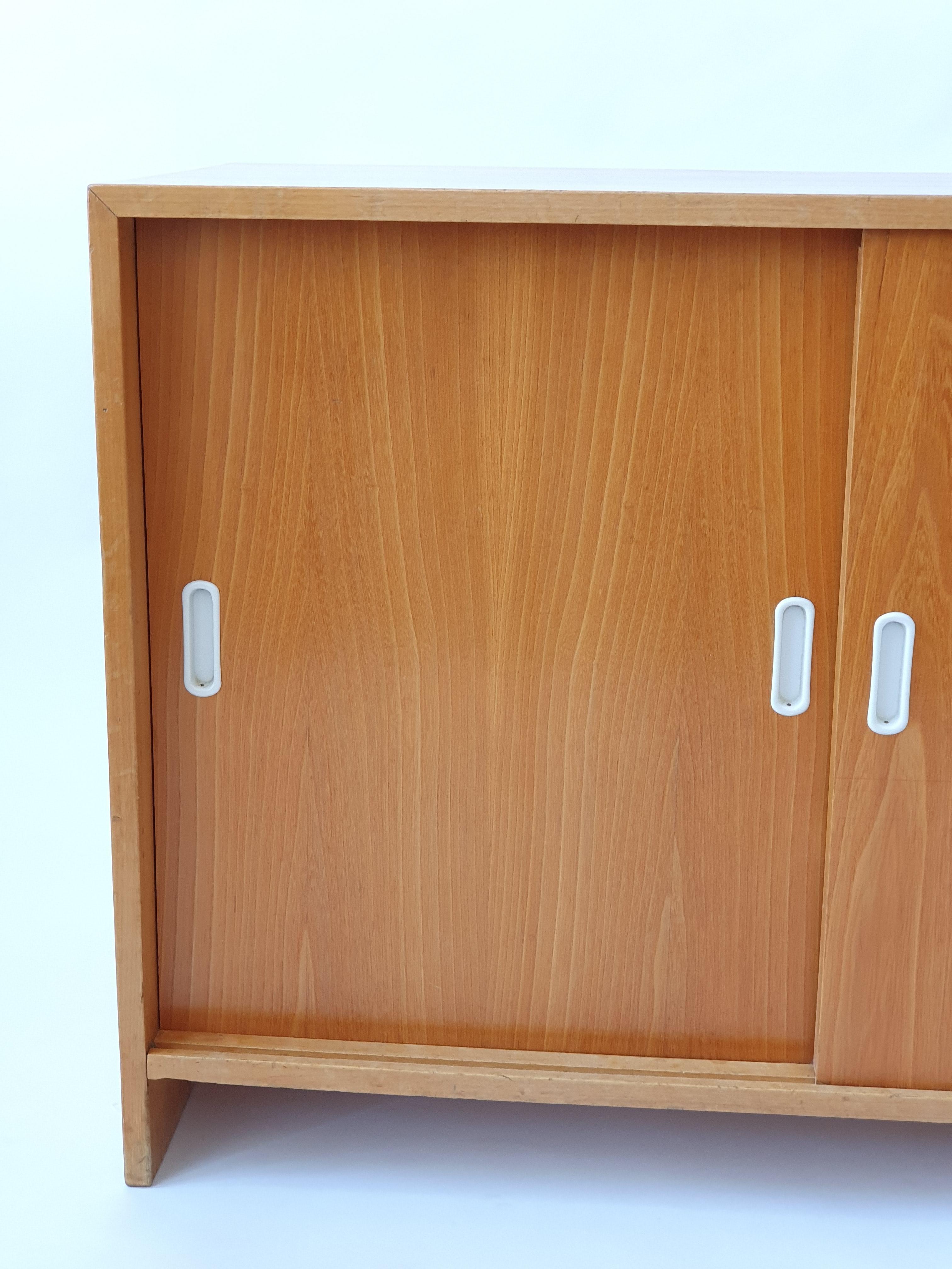 Scandinavo moderno Gabinetto Alvar Aalto 217 Artek 1950 in vendita