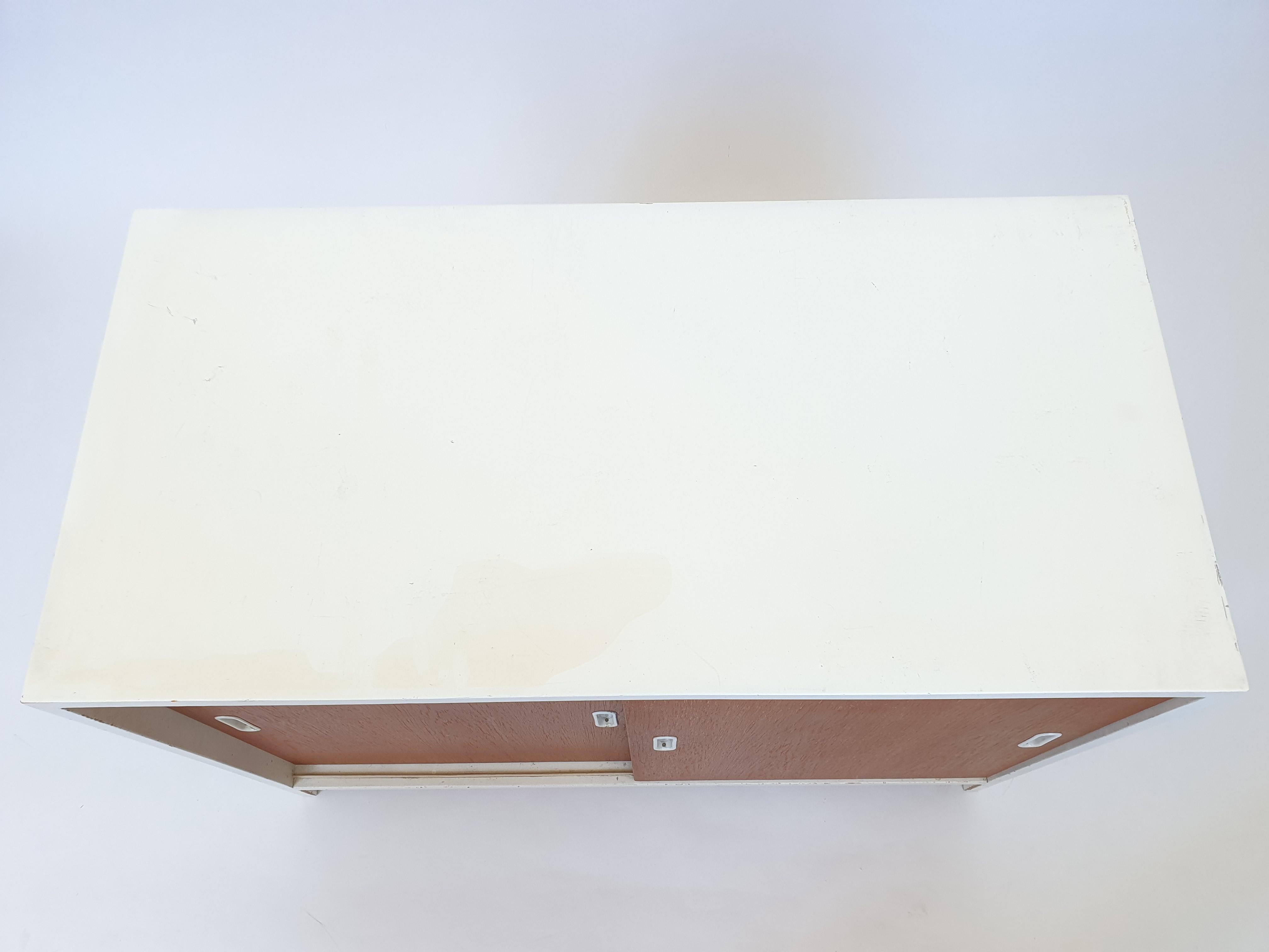 Alvar Aalto Cabinet 217 di Artek negli anni '60 in vendita 4
