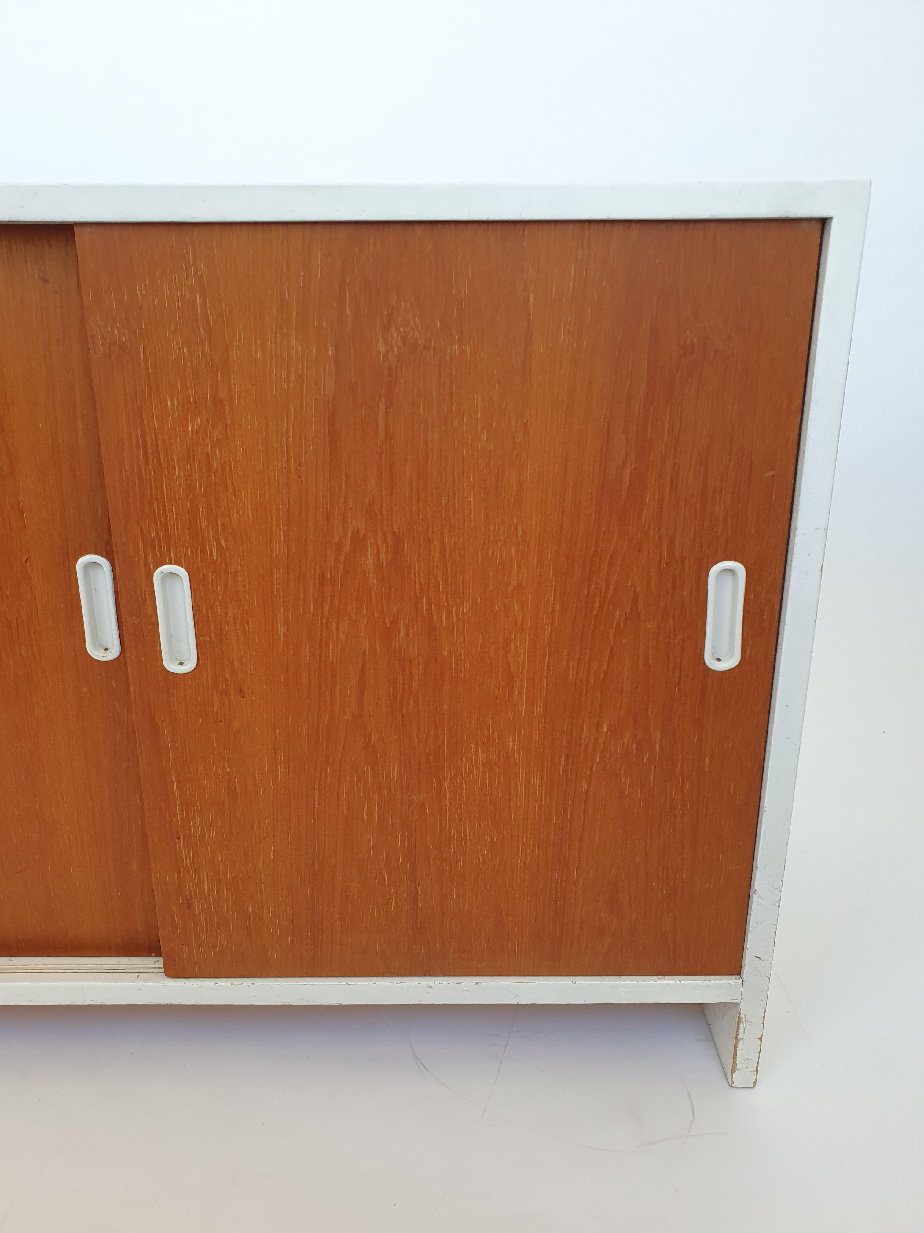 Scandinavo moderno Alvar Aalto Cabinet 217 di Artek negli anni '60 in vendita
