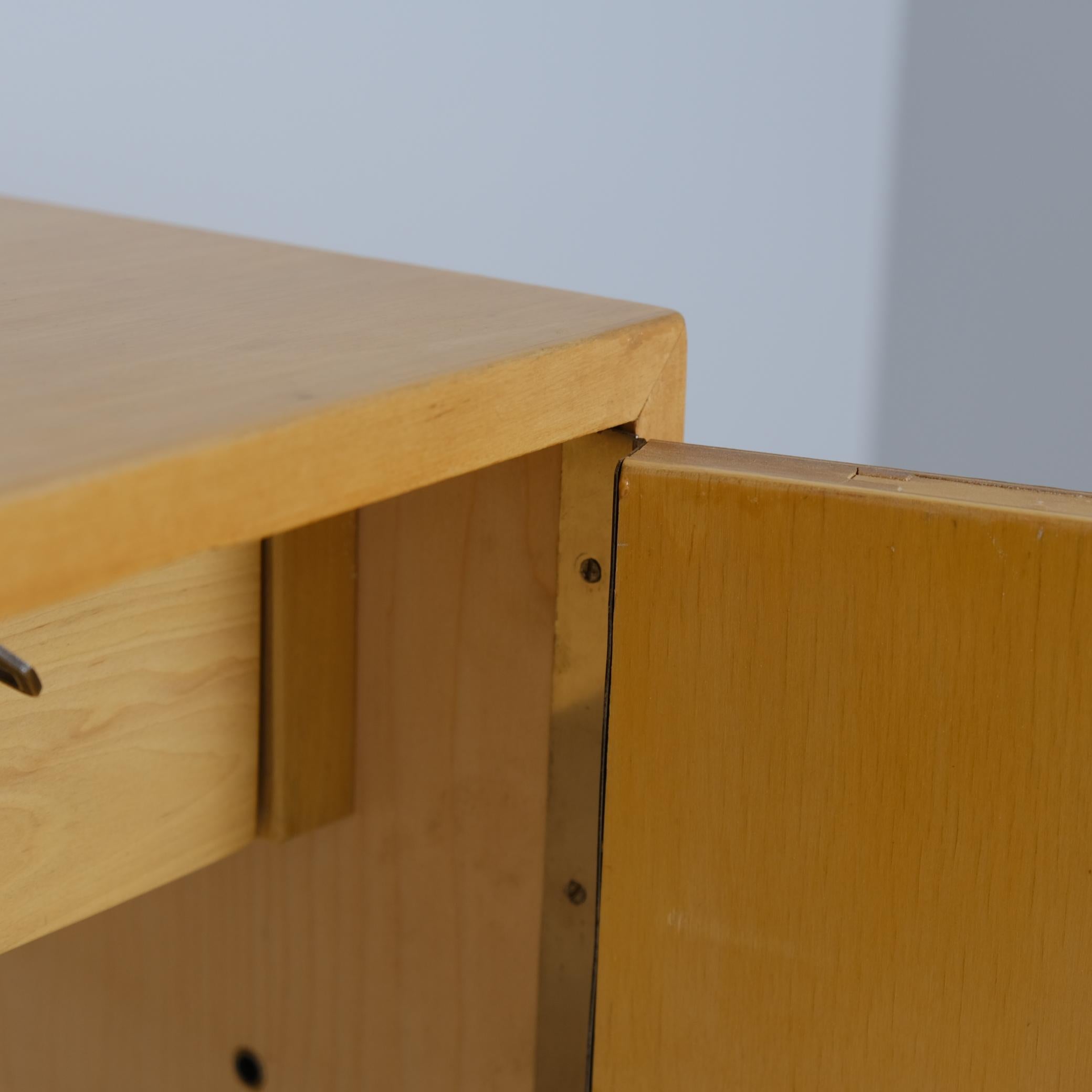 Alvar Aalto Cabinet Model. 810 in Birch, Artek 1950s For Sale 2