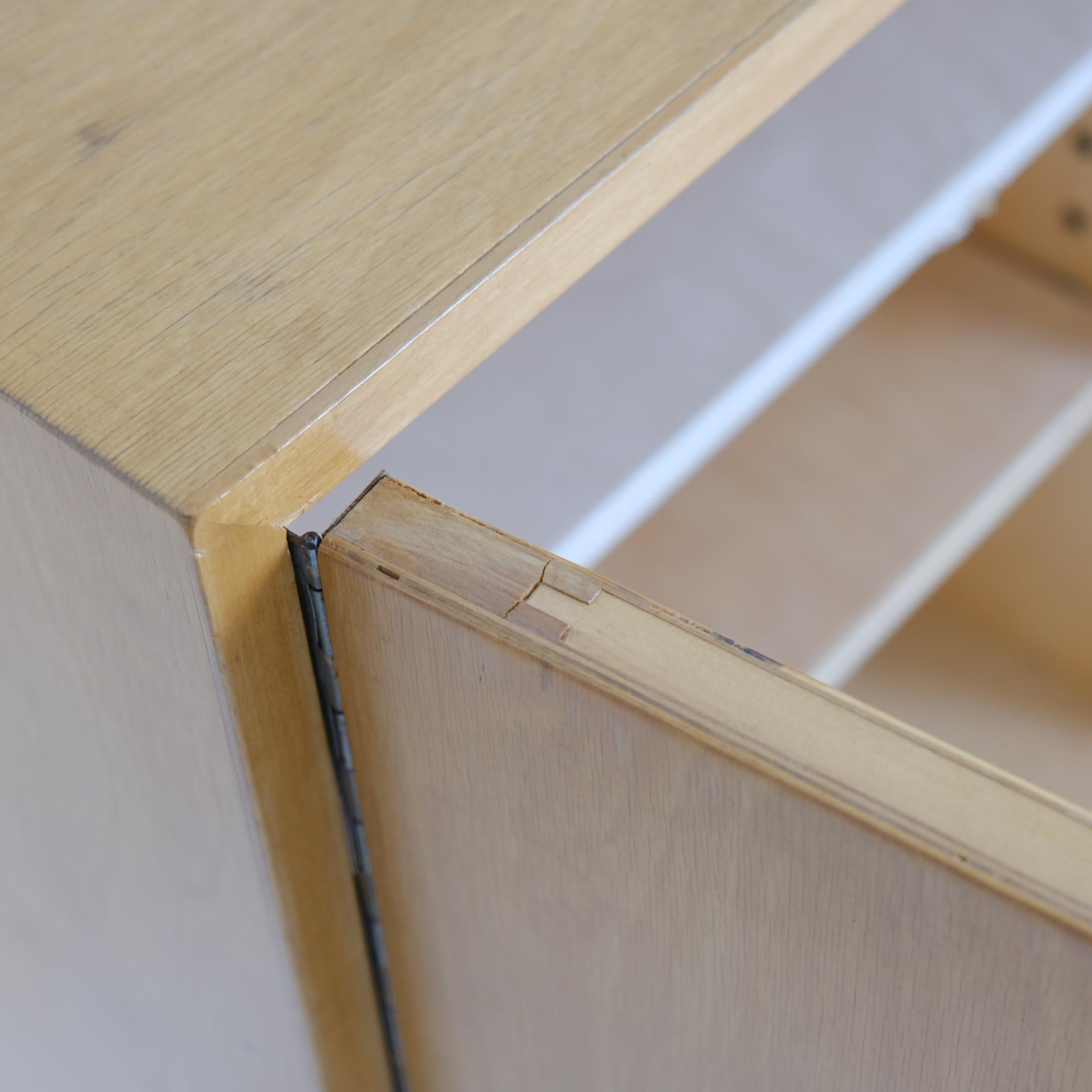 Alvar Aalto Cabinet Model. 810 in Birch, Artek 1950s For Sale 3