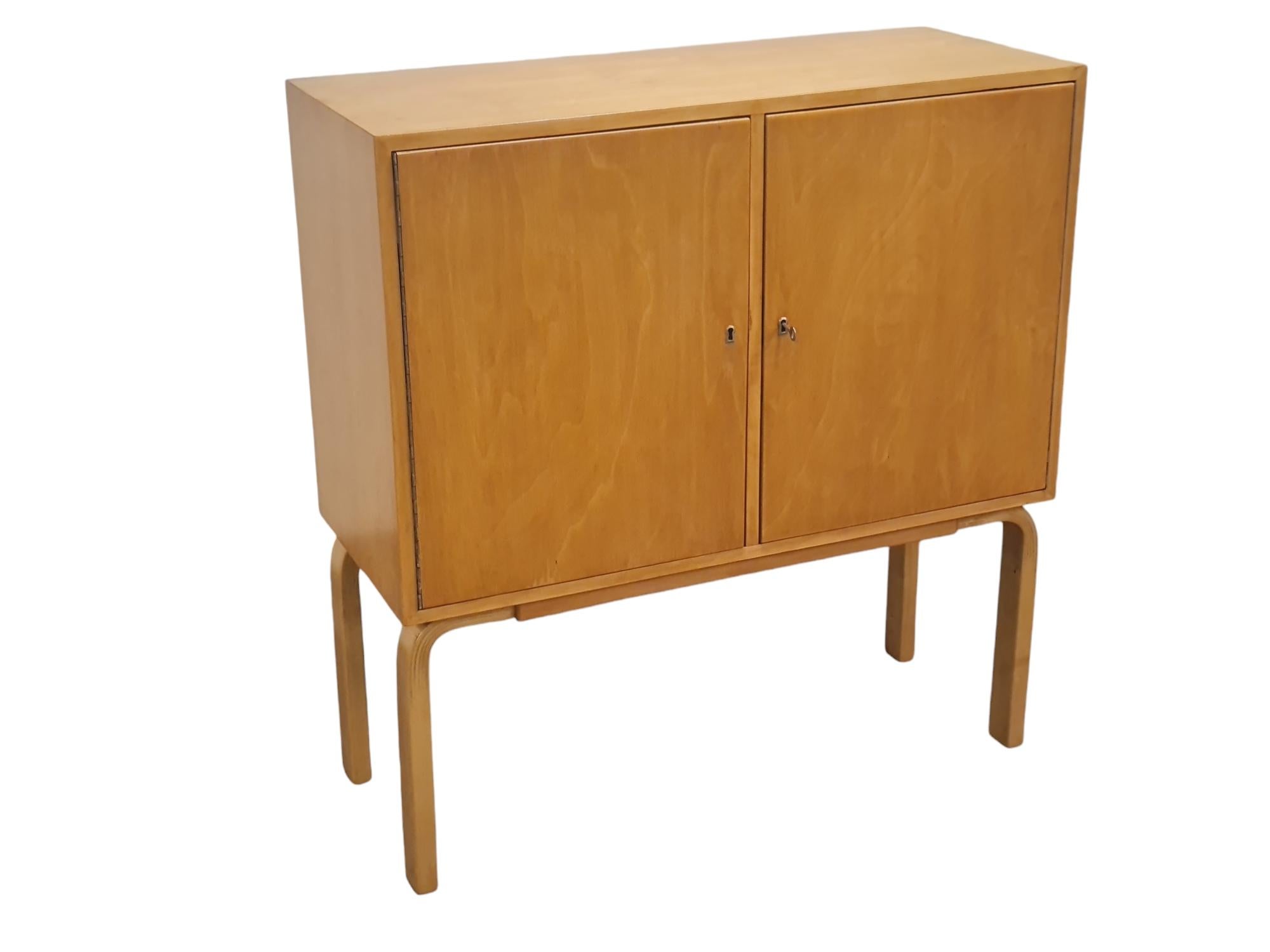 Alvar Aalto Cabinet Model. 810 in Birch, Artek 1950s For
