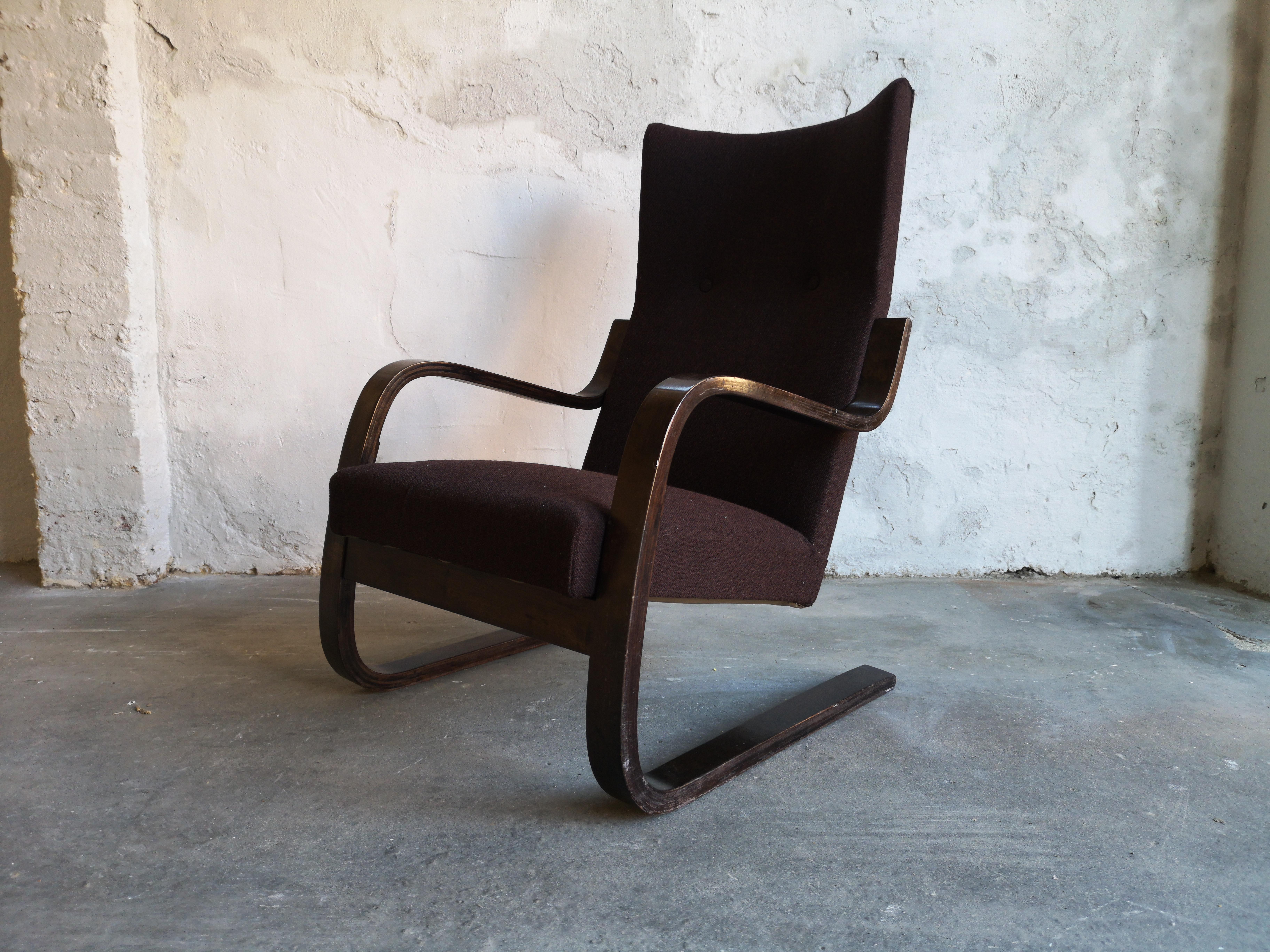 Finnish Alvar Aalto Cantilever Armchair 401, Huonekalu- Ja Rakennustyötehdas, 1930s For Sale