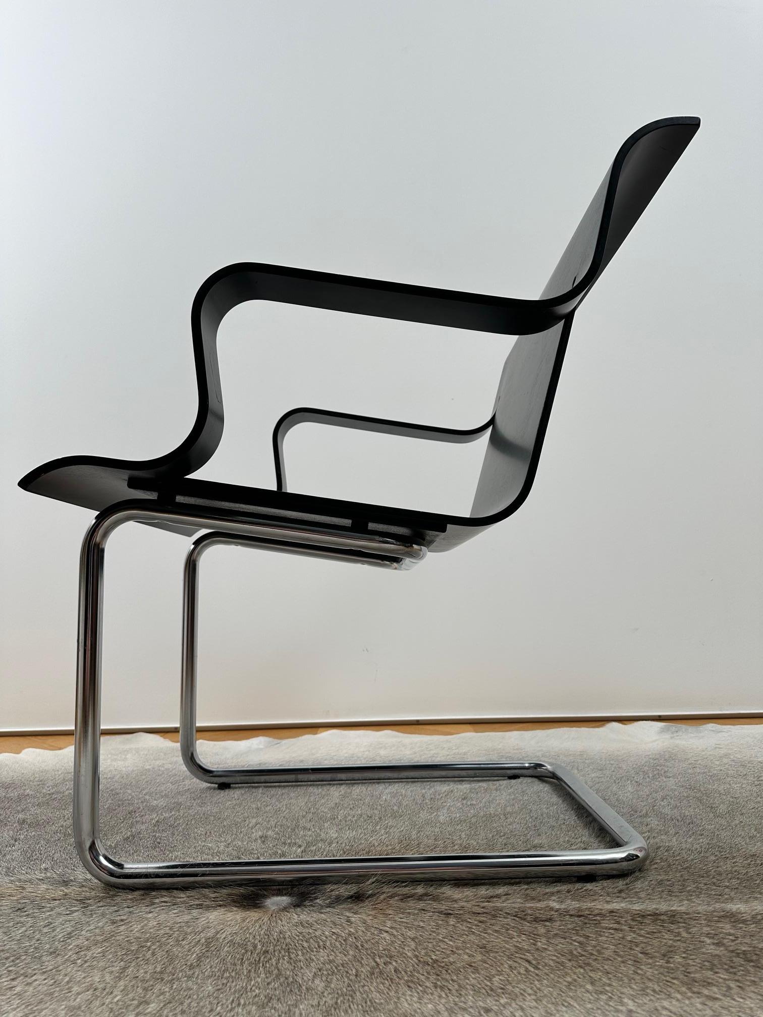 Seltener freitragender Alvar Aalto-Sessel Modell 26, Artek, Finnland (Metall) im Angebot