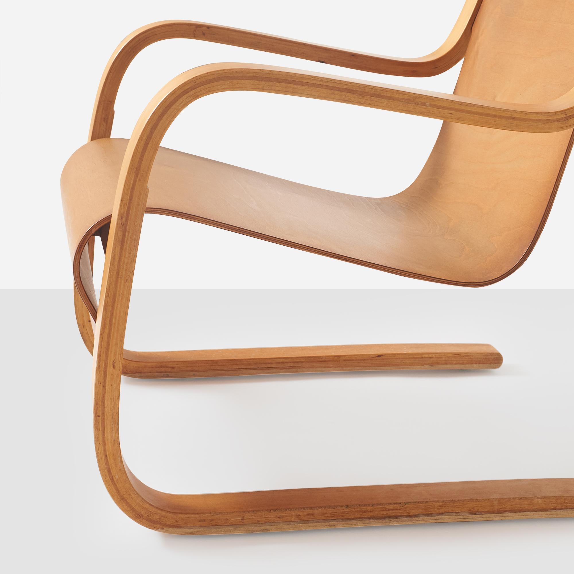 Freitragender Stuhl von Alvar Aalto, Modell 31 (Birke) im Angebot