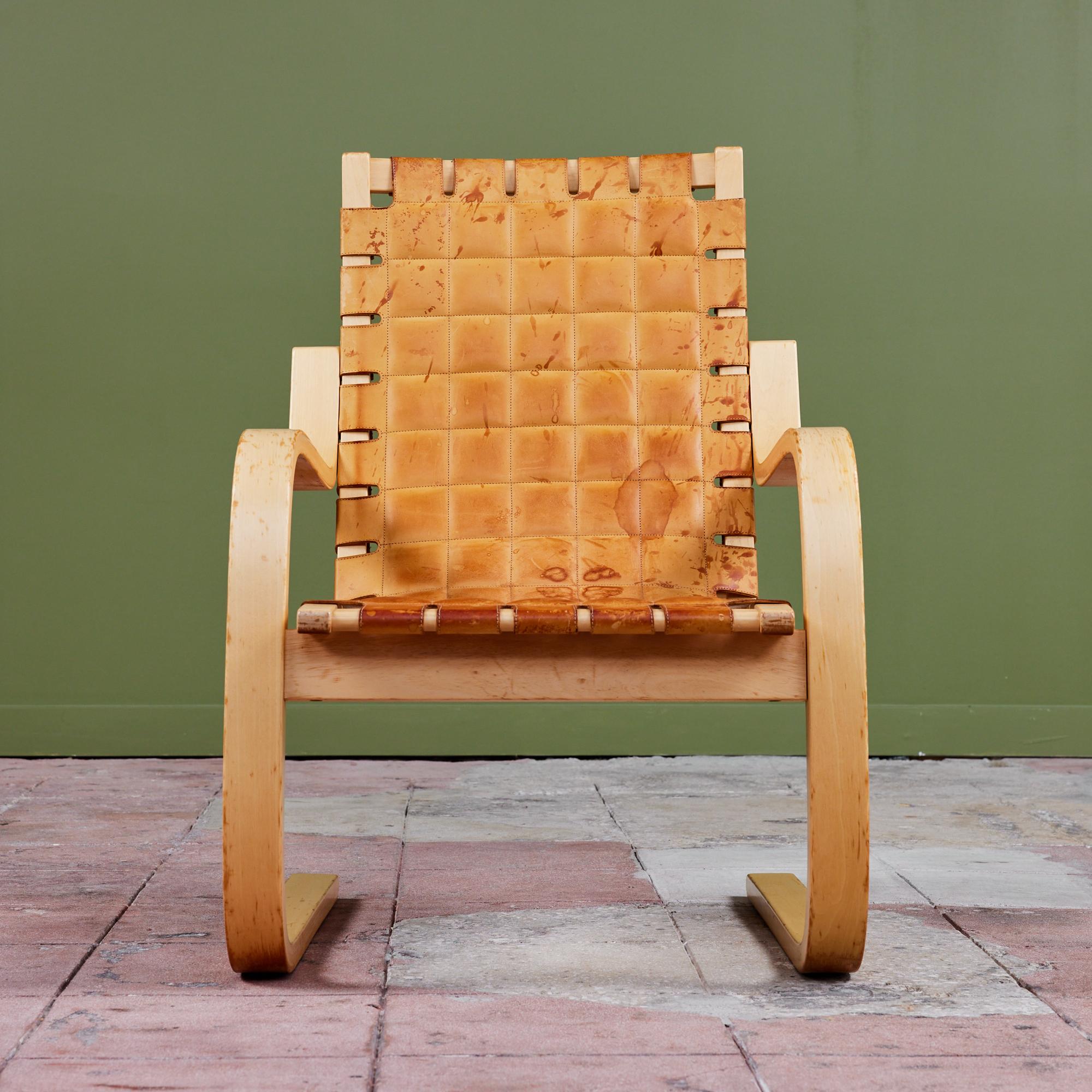 Alvar Aalto Cantilevered Leather Lounge Chair for Artek For Sale 5
