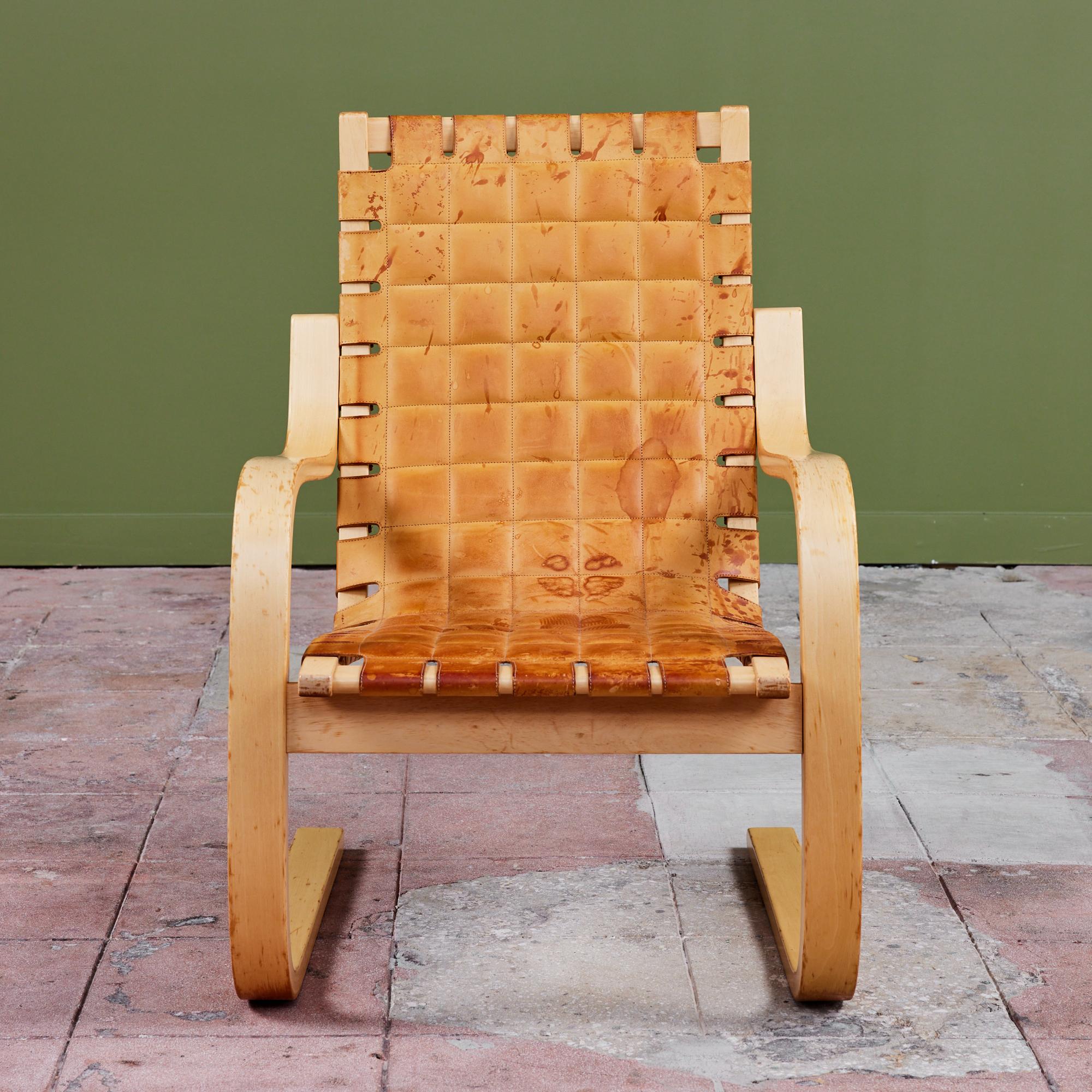Alvar Aalto Cantilevered Leather Lounge Chair for Artek For Sale 6