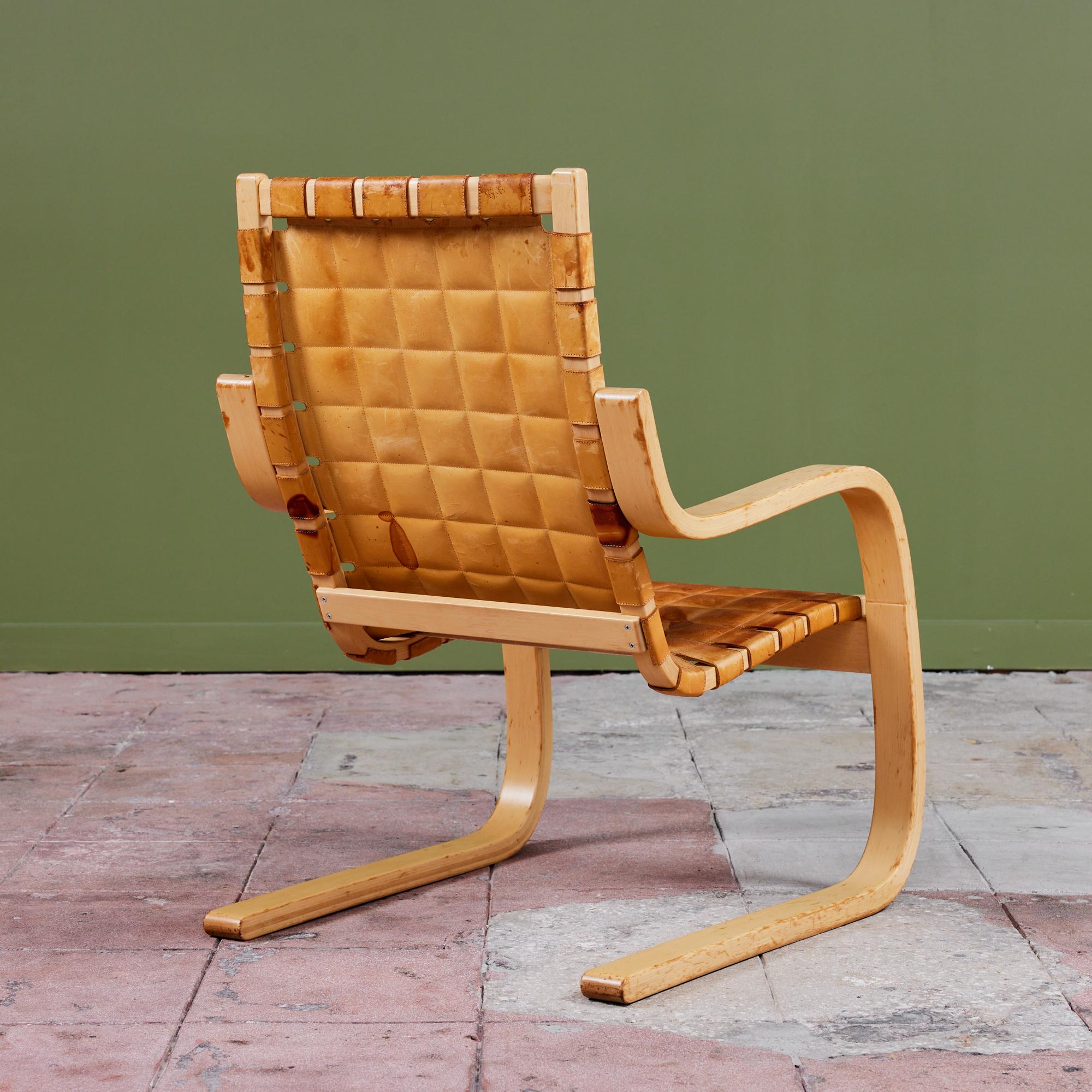 Alvar Aalto Cantilevered Leather Lounge Chair for Artek For Sale 7