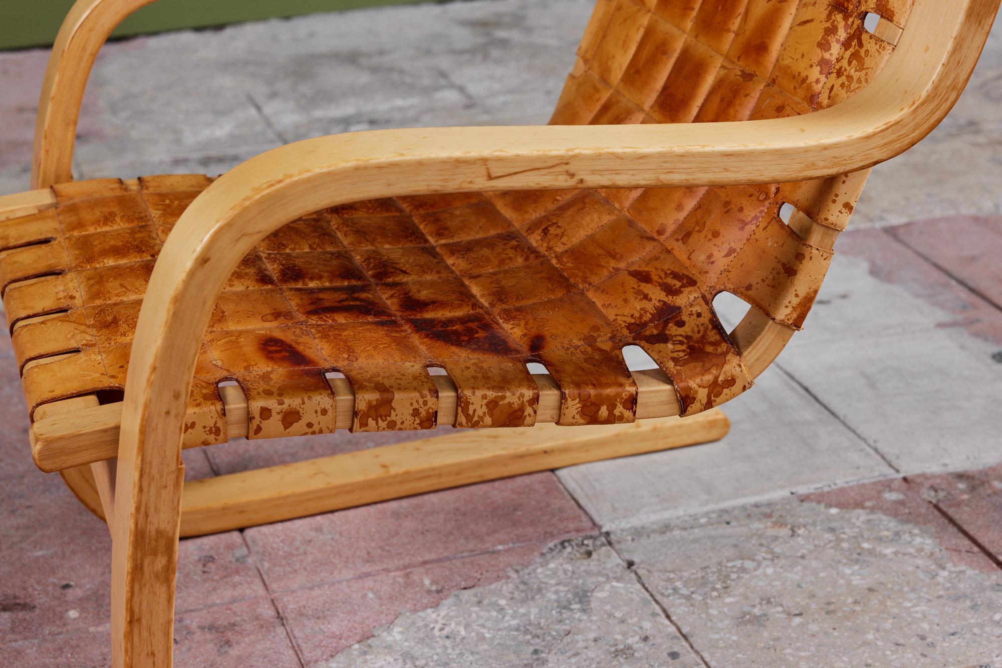 Alvar Aalto Cantilevered Leather Lounge Chair for Artek For Sale 12