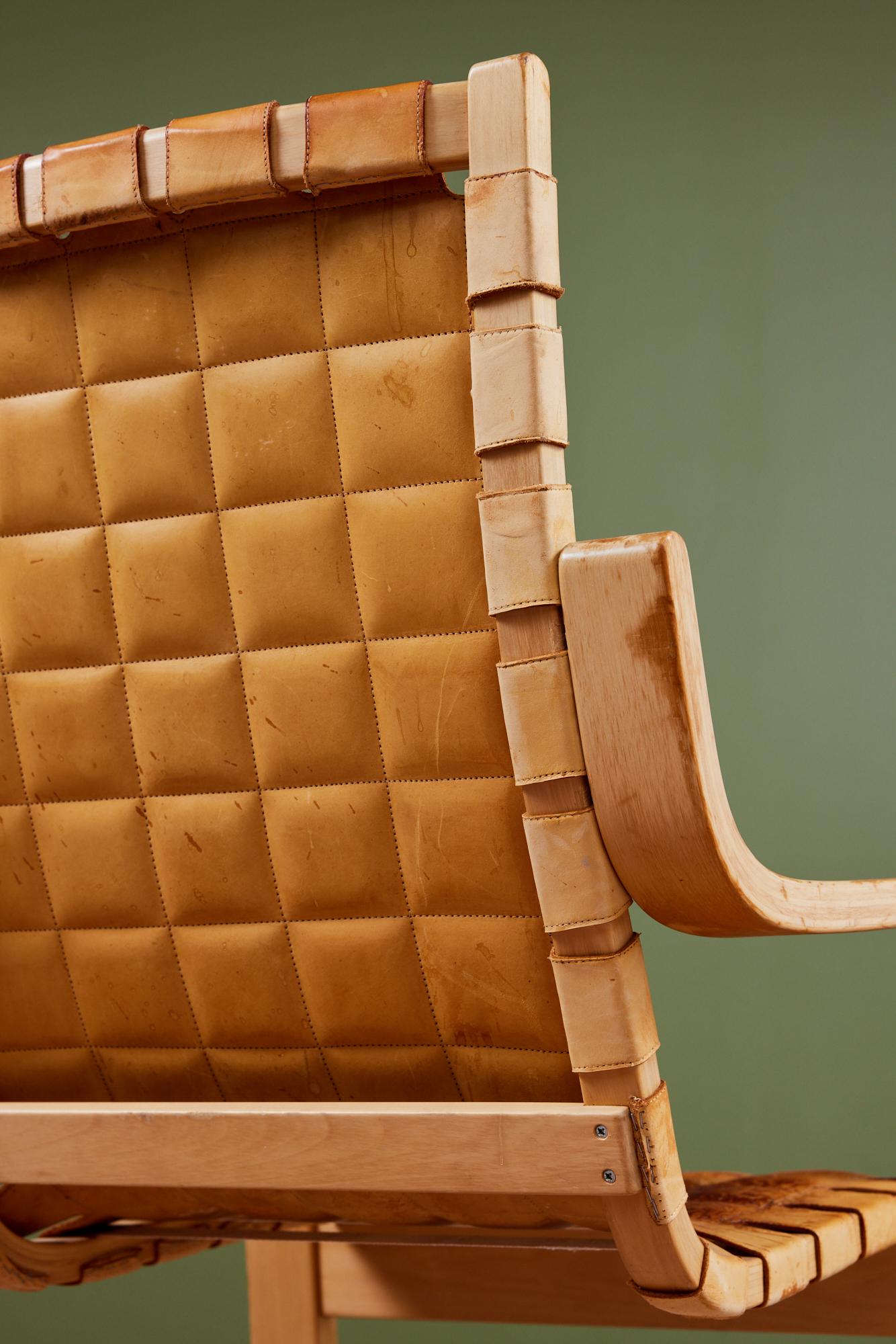 Alvar Aalto Cantilevered Leather Lounge Chair for Artek For Sale 14