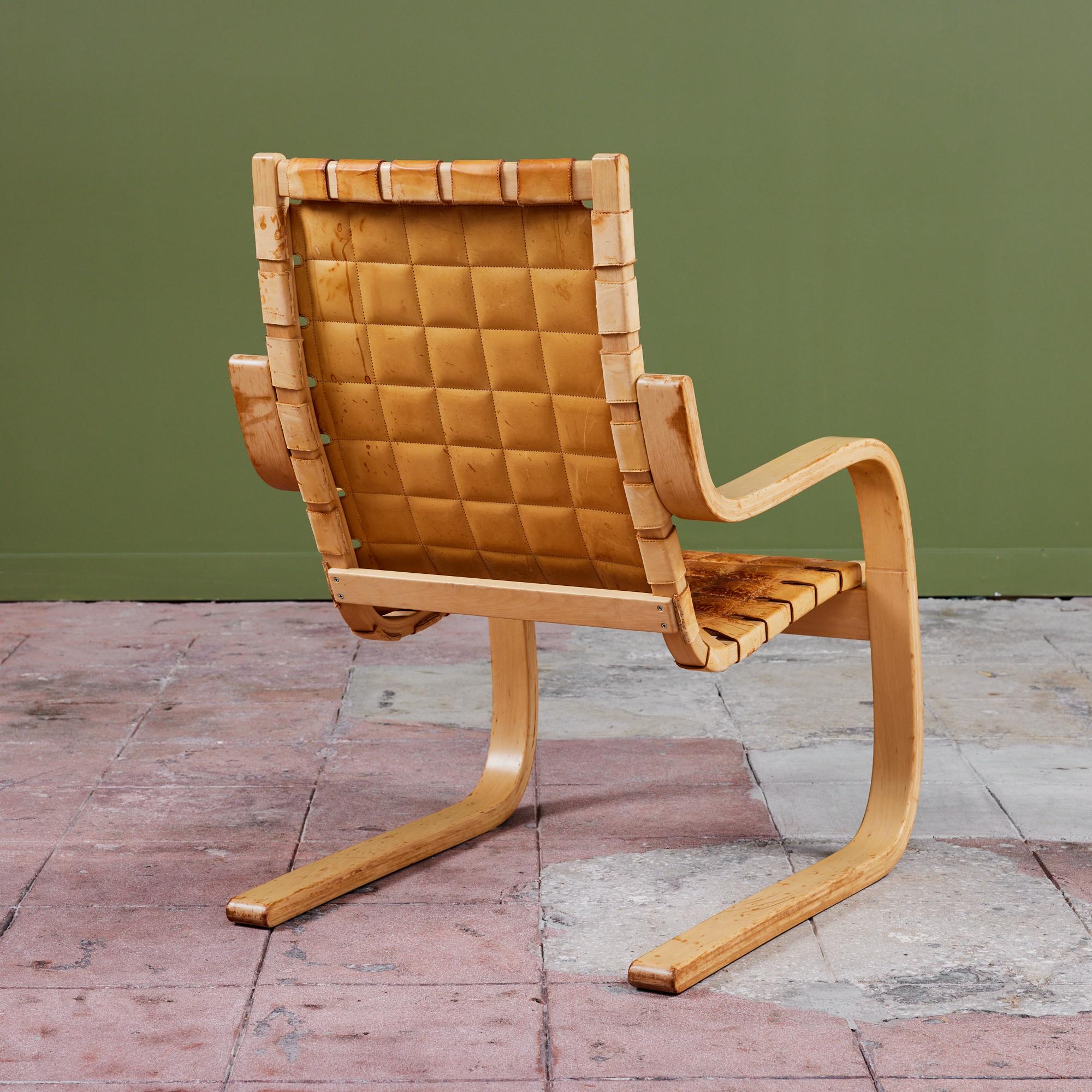 Alvar Aalto Cantilevered Leather Lounge Chair for Artek For Sale 2