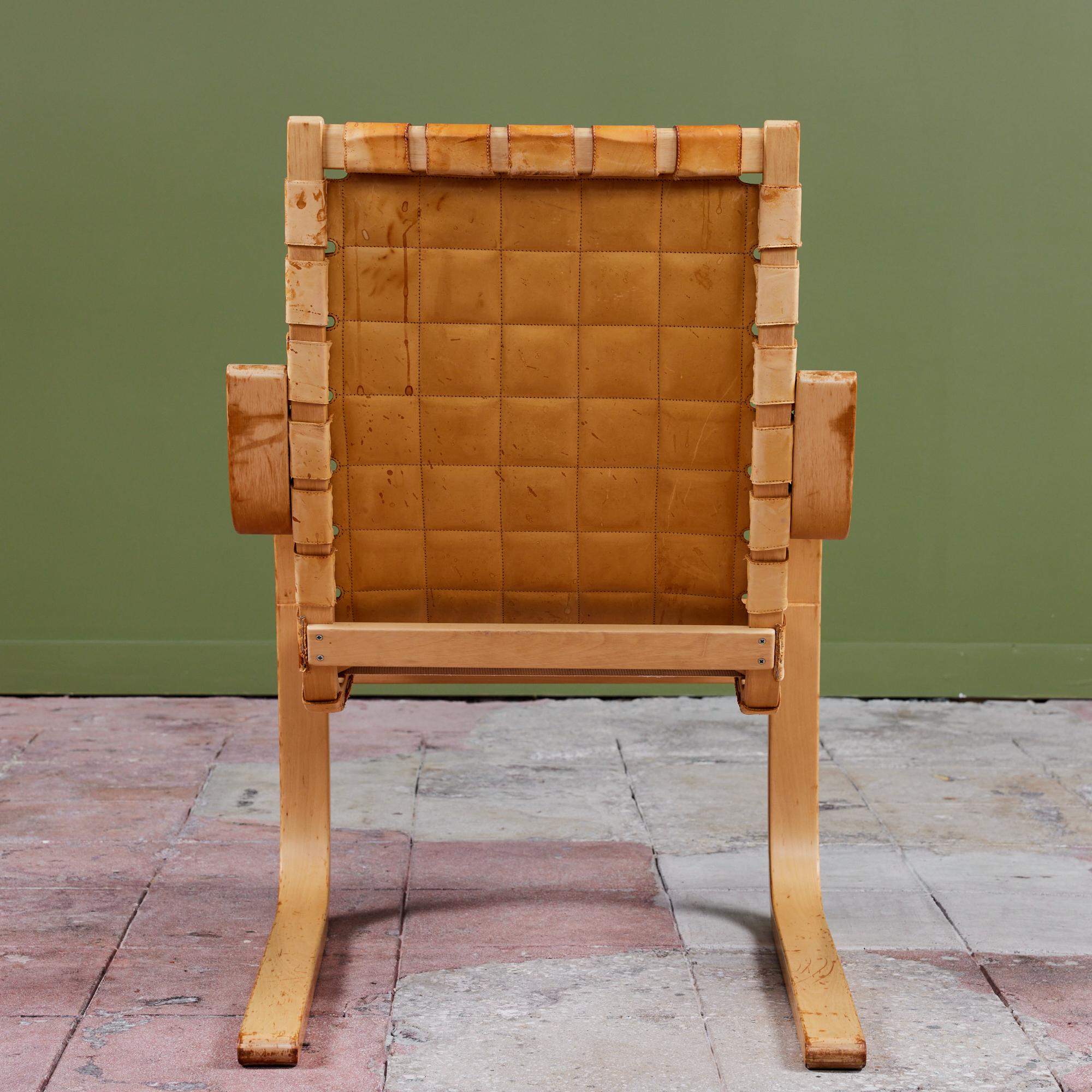Alvar Aalto Cantilevered Leather Lounge Chair for Artek For Sale 3