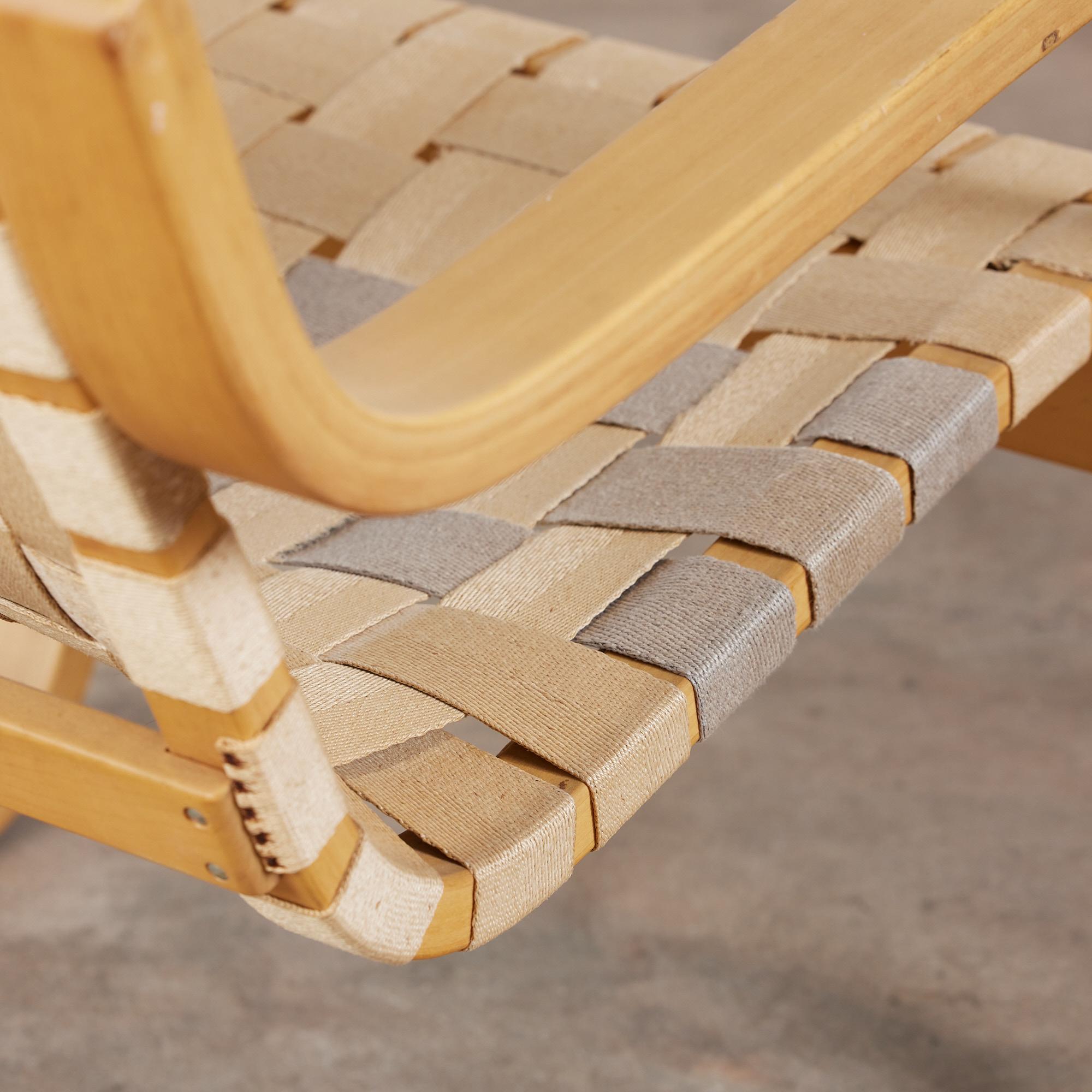 Alvar Aalto Cantilevered Lounge Chair for Artek 5
