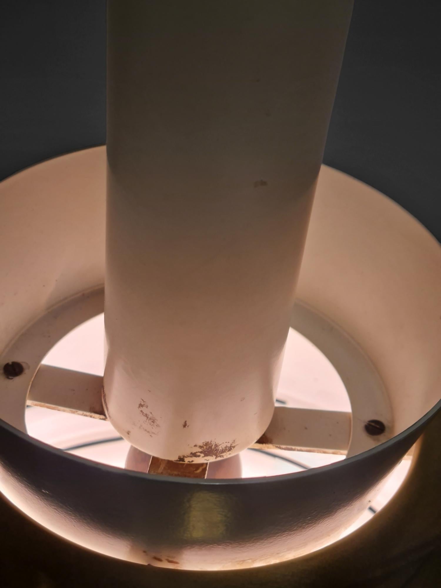 Lampada da soffitto Alvar Aalto Modello A335B, Ottone e metallo bianco, Valaistustyö anni '50 in vendita 3