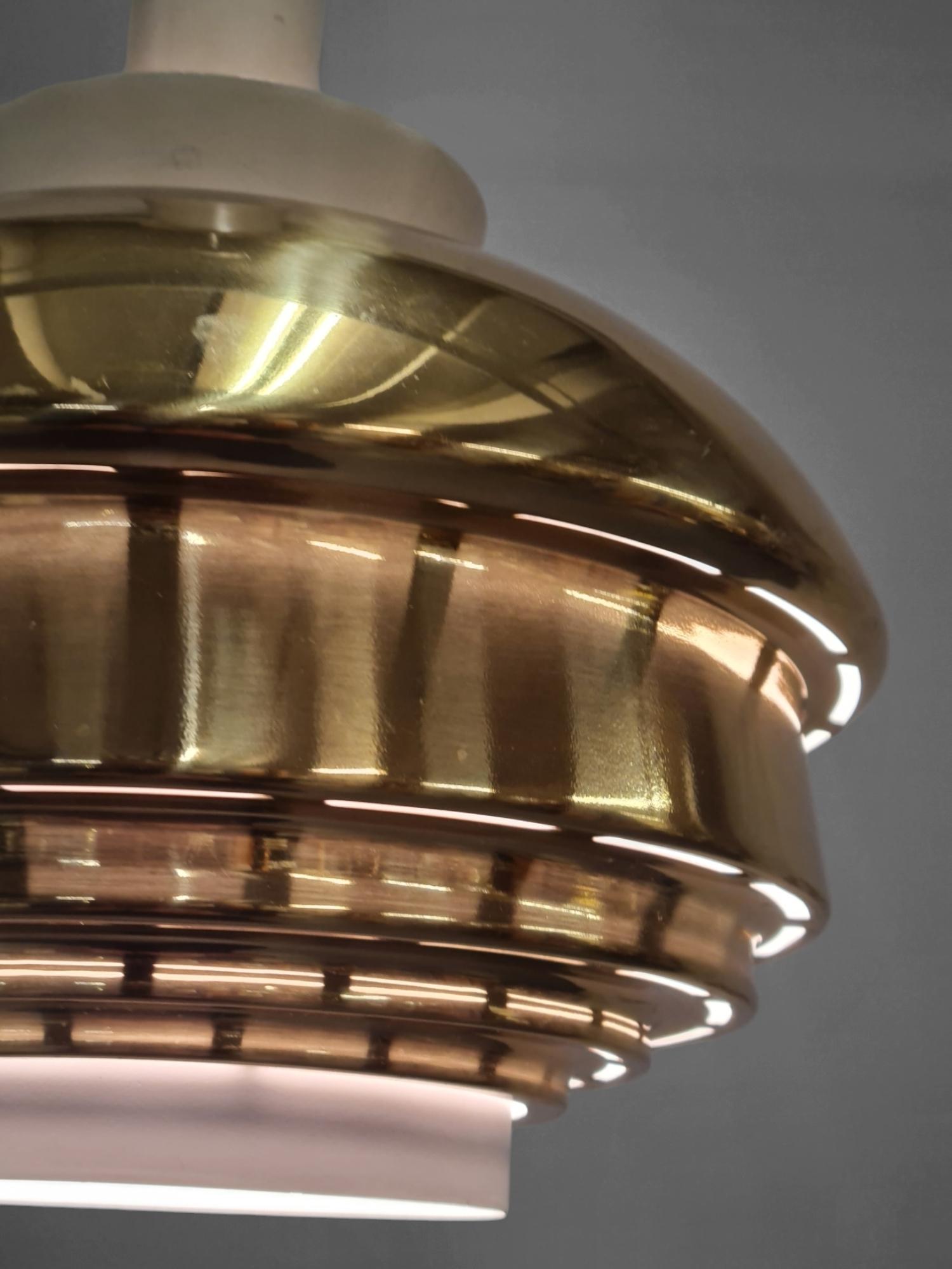 Lampada da soffitto Alvar Aalto Modello A335B, Ottone e metallo bianco, Valaistustyö anni '50 in vendita 2