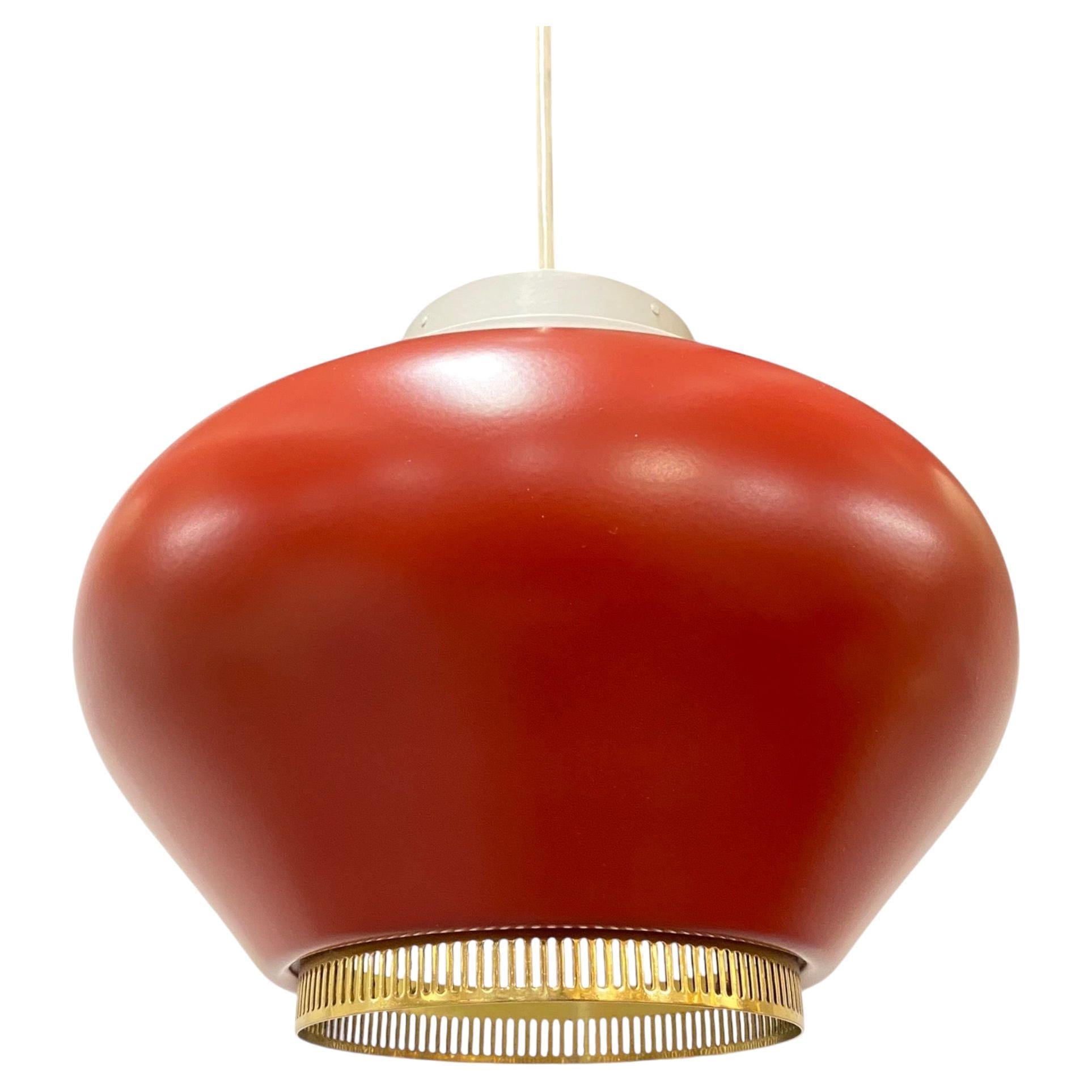Was Alvar Aalto inspired by a turnip in designing this lamp or was it called turnip later on because of the resemblance? No matter the answer, the design of this lamp is inspiring and creates an eye-pleasing experience with its organic lines. In
