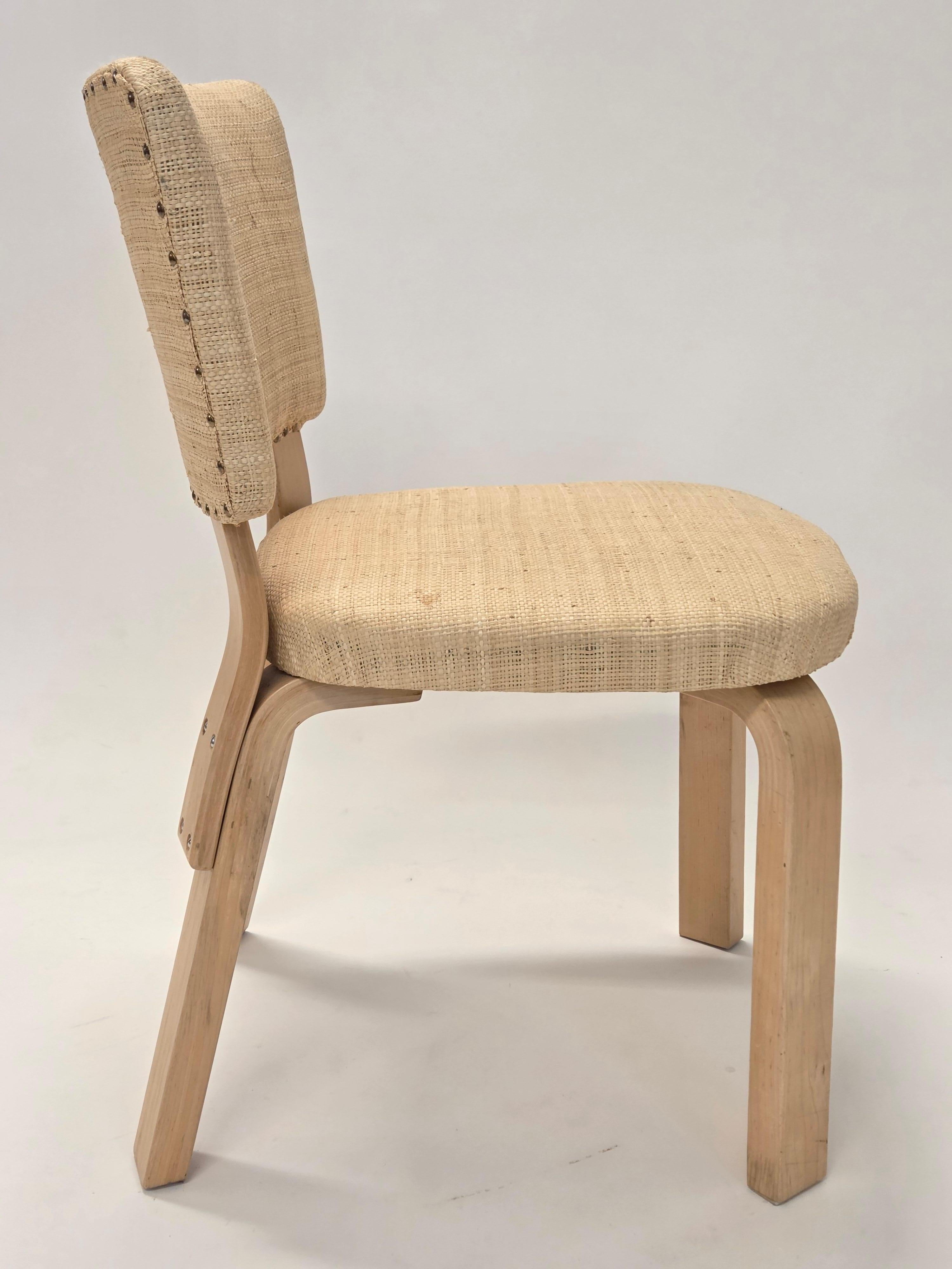 Model 62 chair, designed by Alvar Aalto and manufactured by Artek. The chair is from around 1950s, and in good used condition. There is an old Artek stamp in the bottom of the chair.